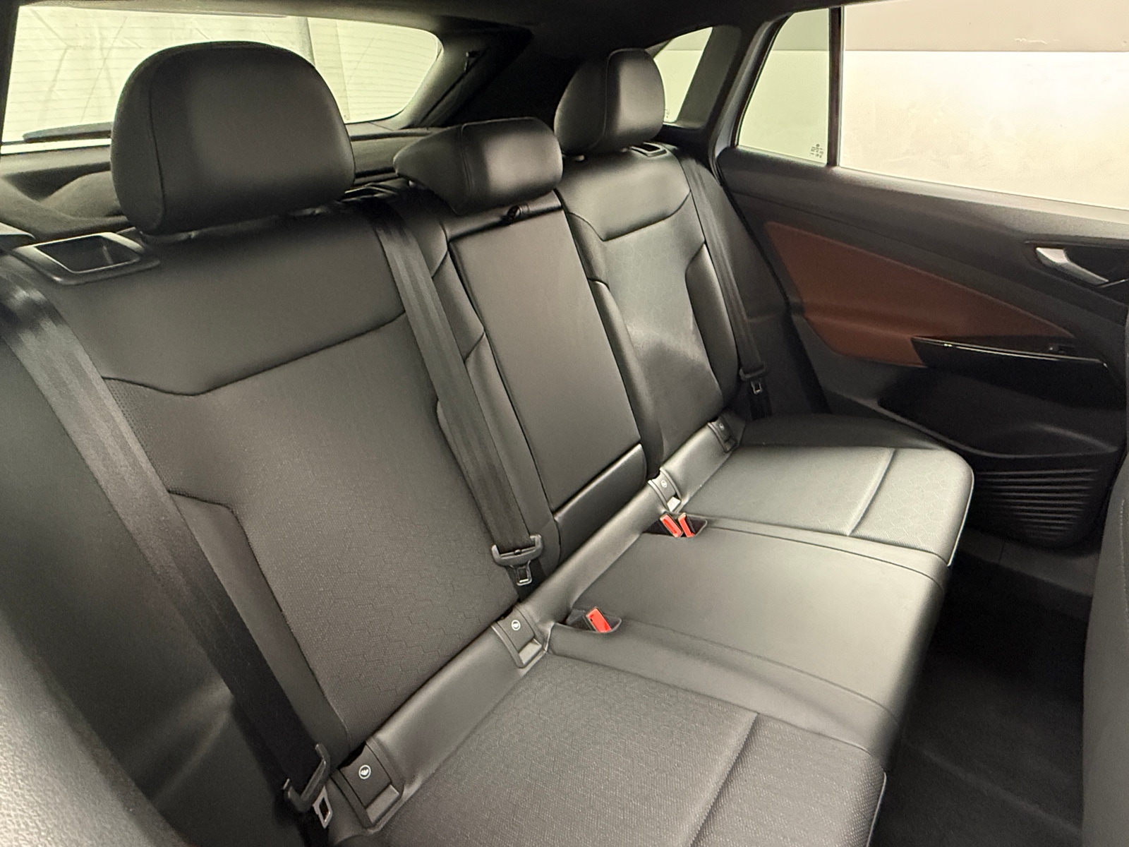 Thumbnail: 2022 Volkswagen ID.4 - 5