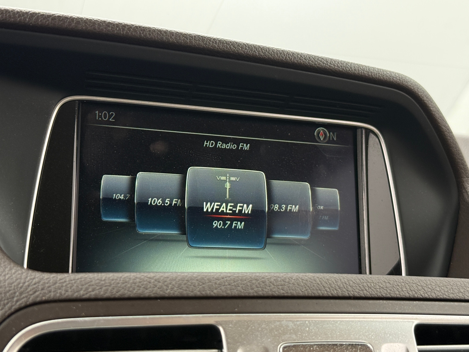 Thumbnail: 2016 Mercedes-Benz E-Class - 3