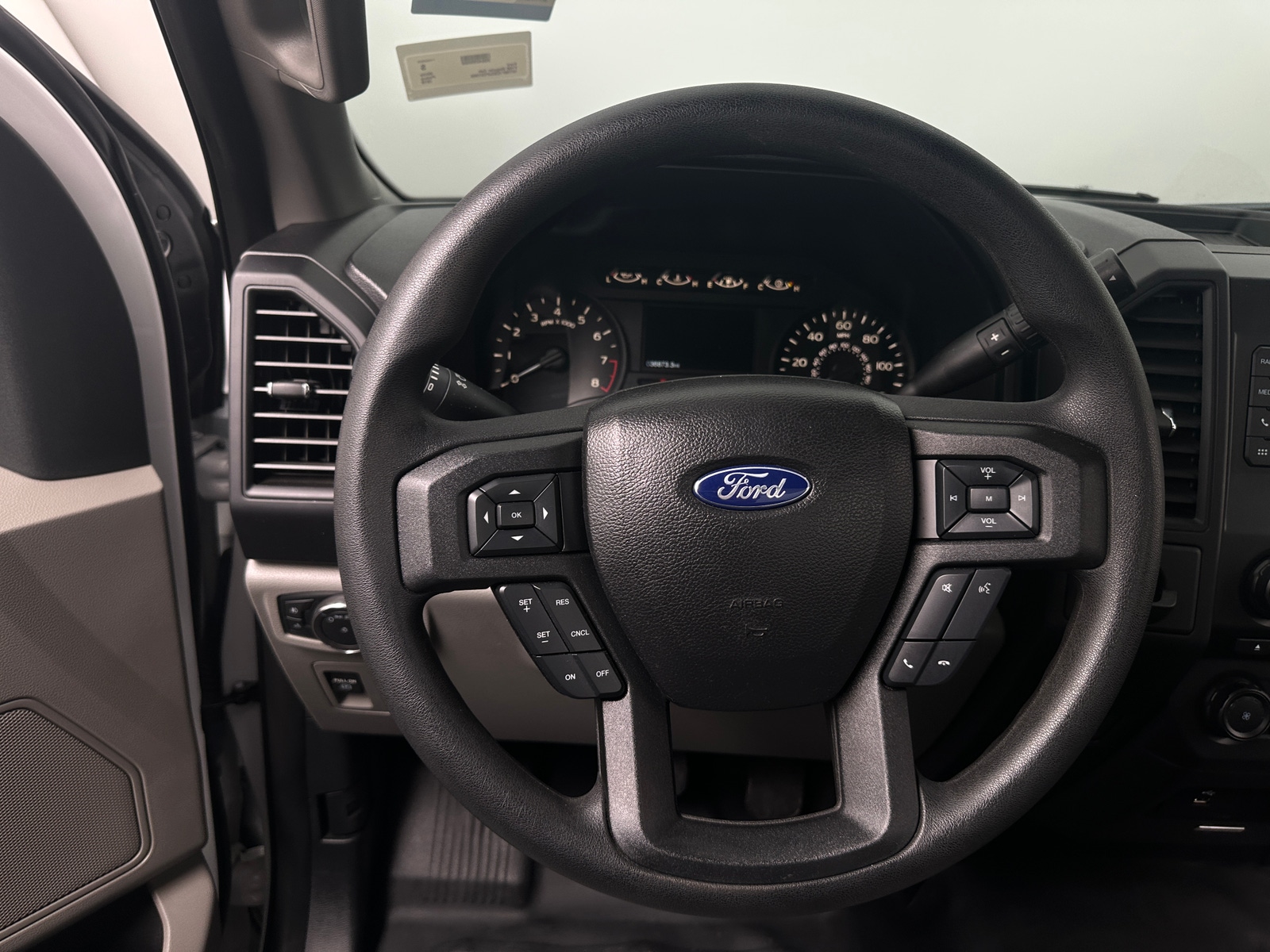 Thumbnail: 2018 Ford Econoline - 5