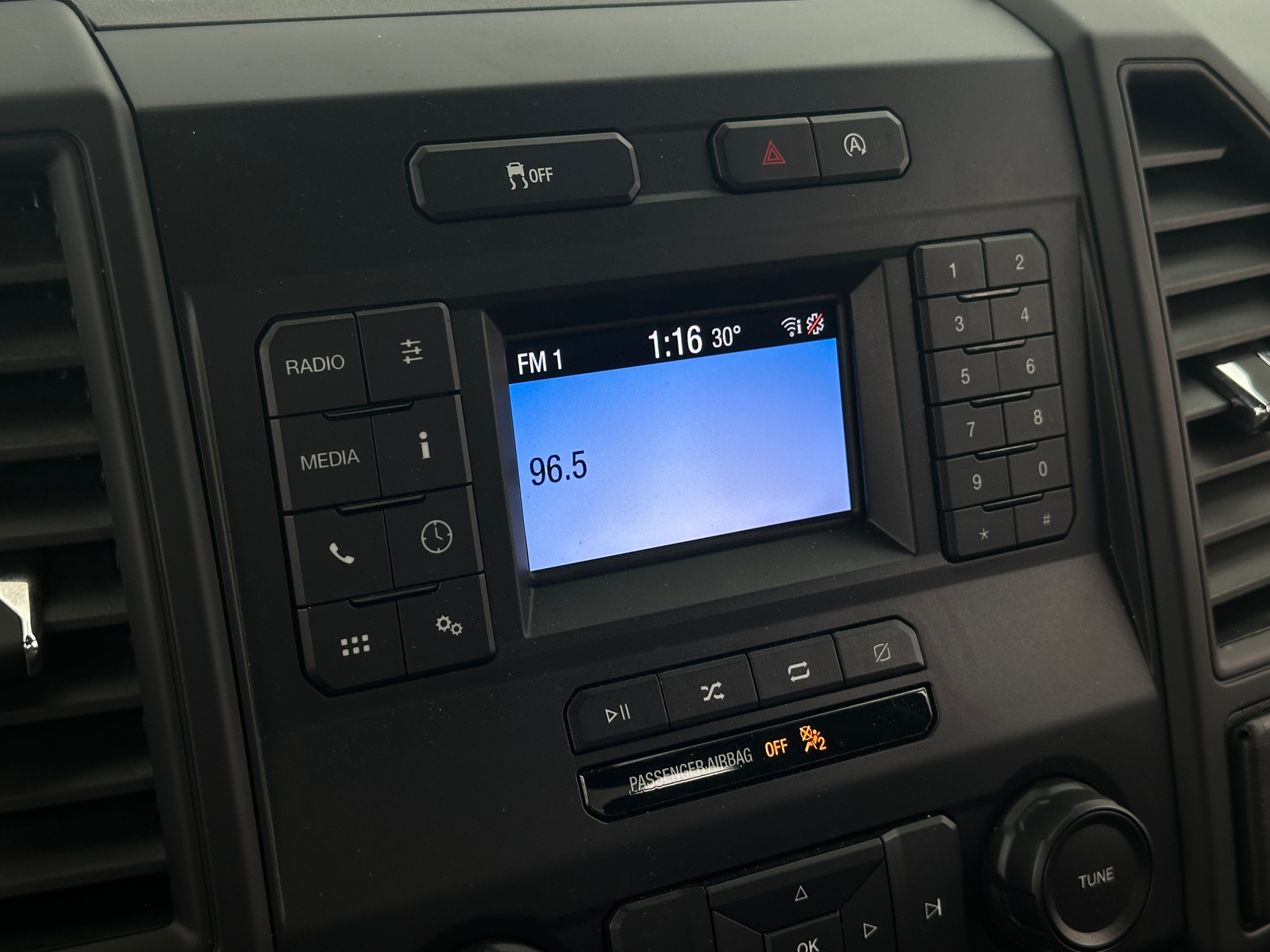 Thumbnail: 2018 Ford Econoline - 4