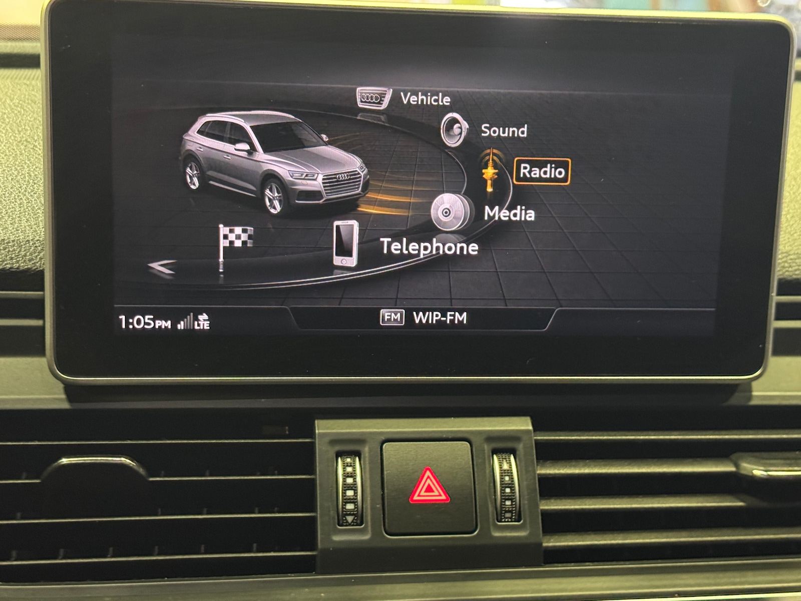 Thumbnail: 2019 Audi SQ5 - 3