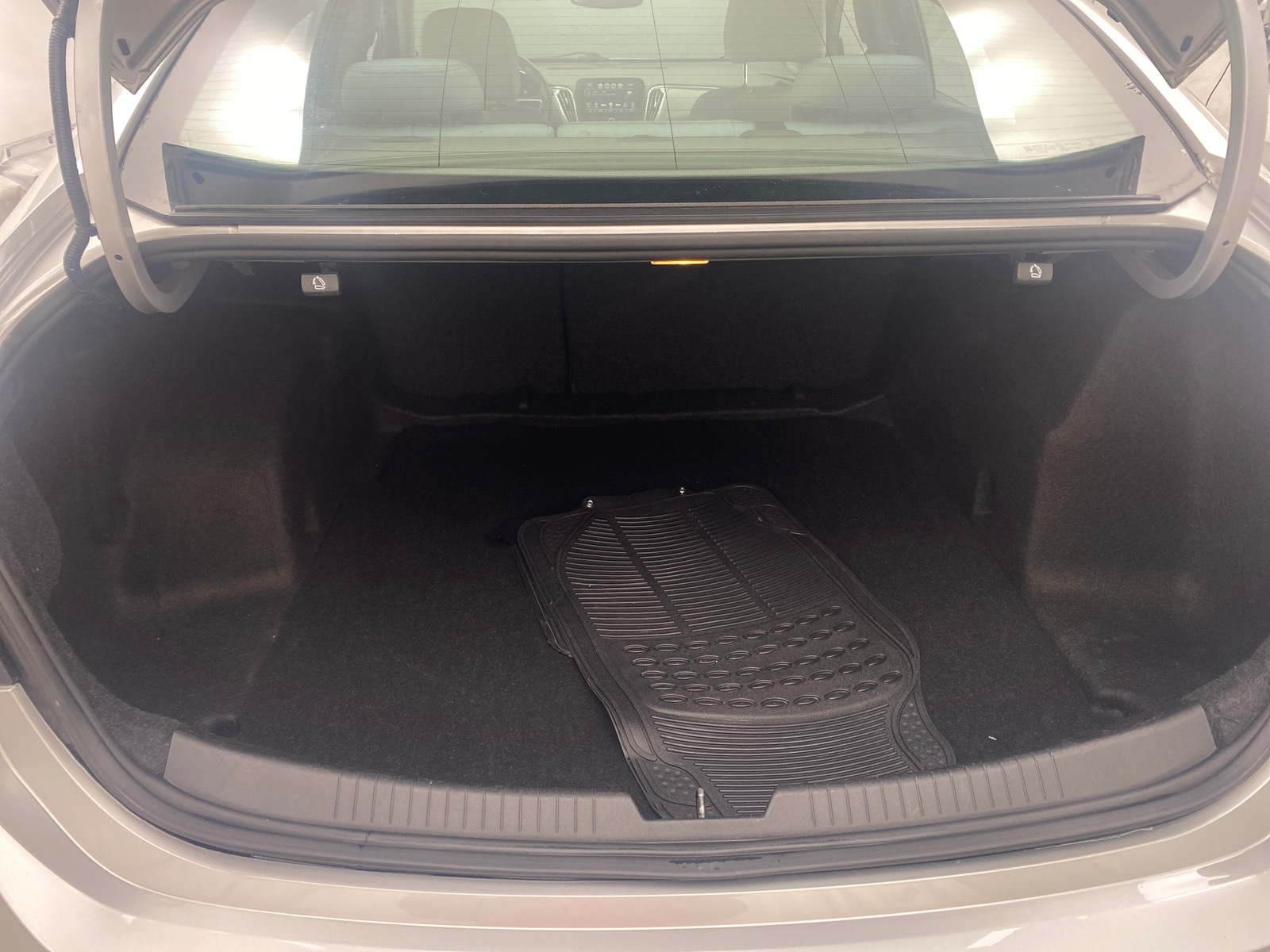 Thumbnail: 2018 Chevrolet Malibu - 7