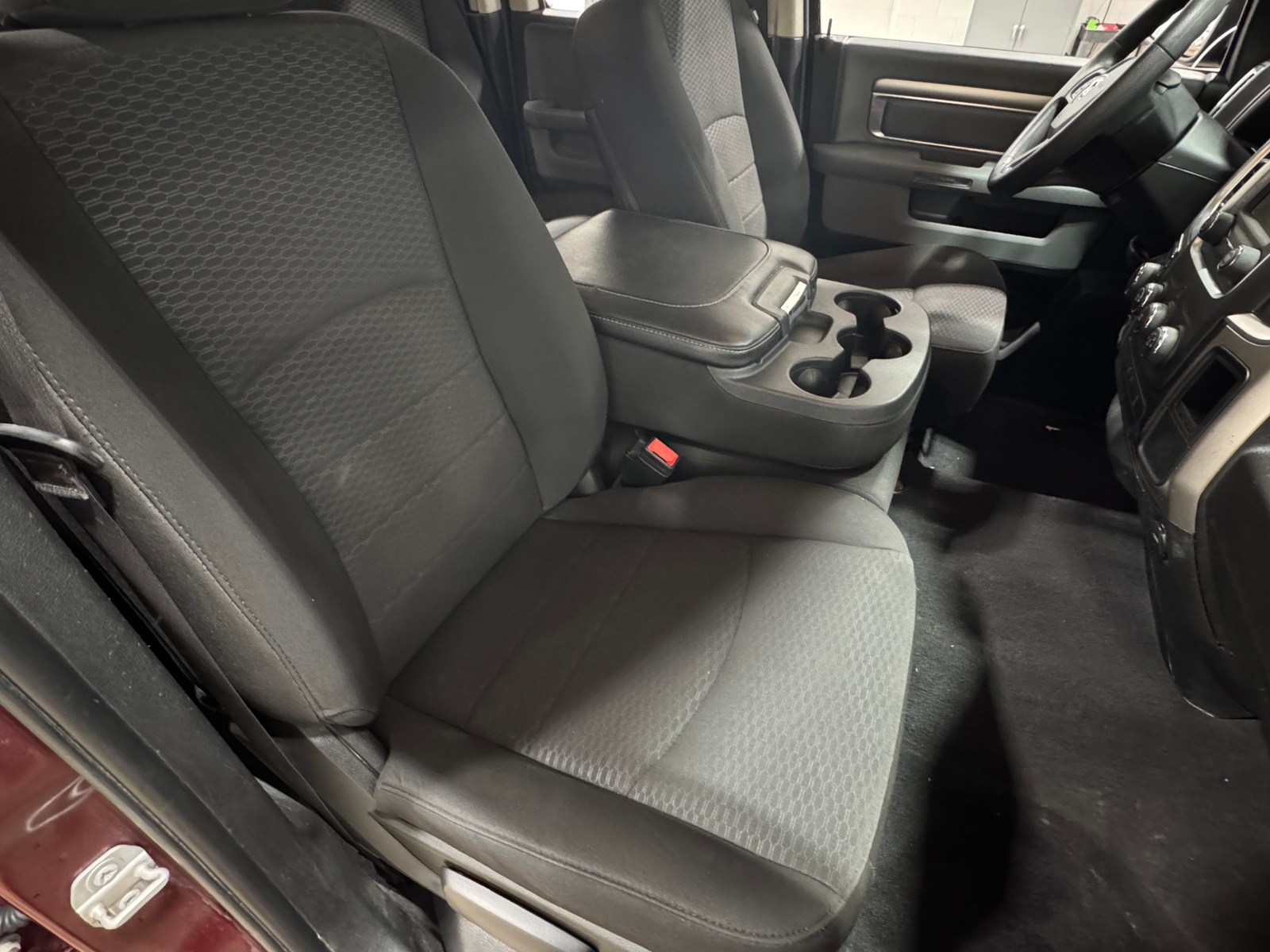 Thumbnail: 2020 RAM 1500 Classic - 2