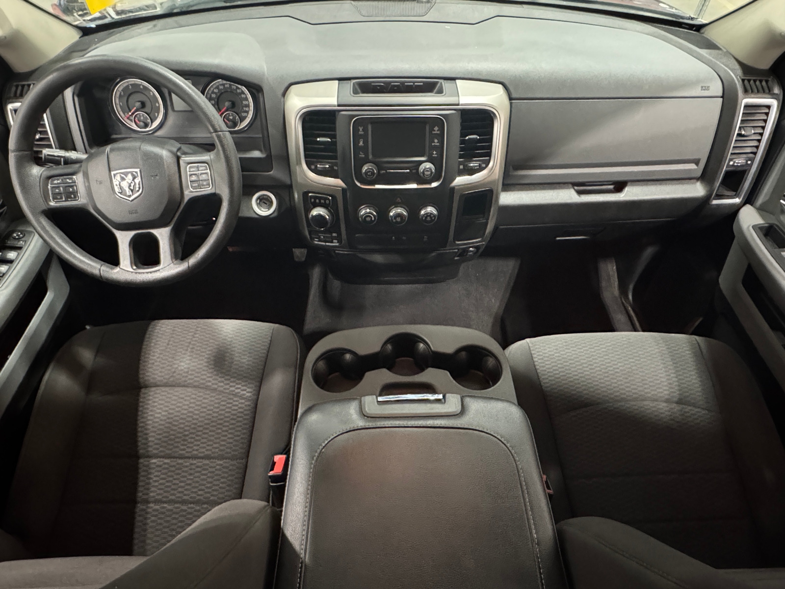 Thumbnail: 2020 RAM 1500 Classic - 3