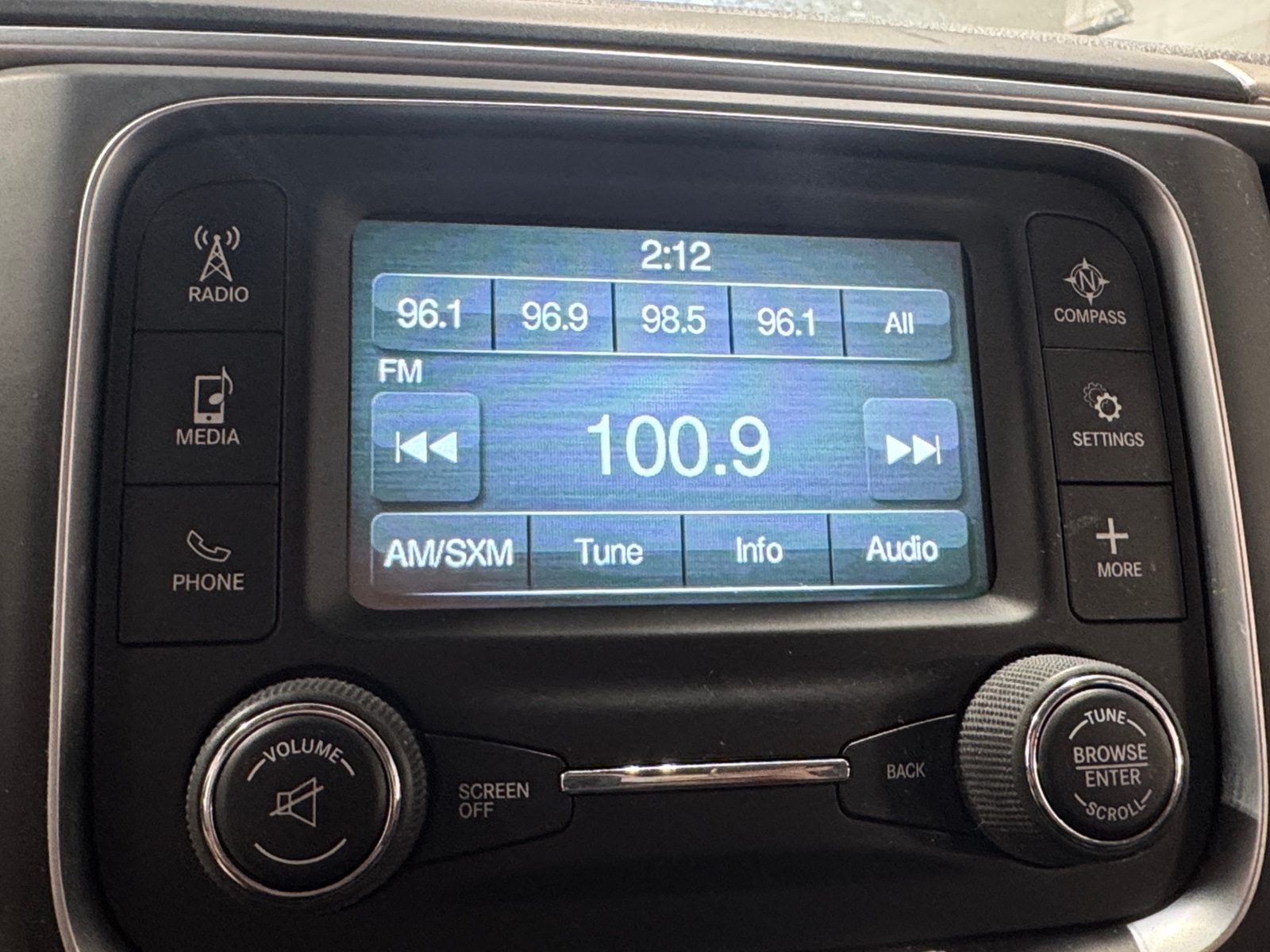 Thumbnail: 2020 RAM 1500 Classic - 4