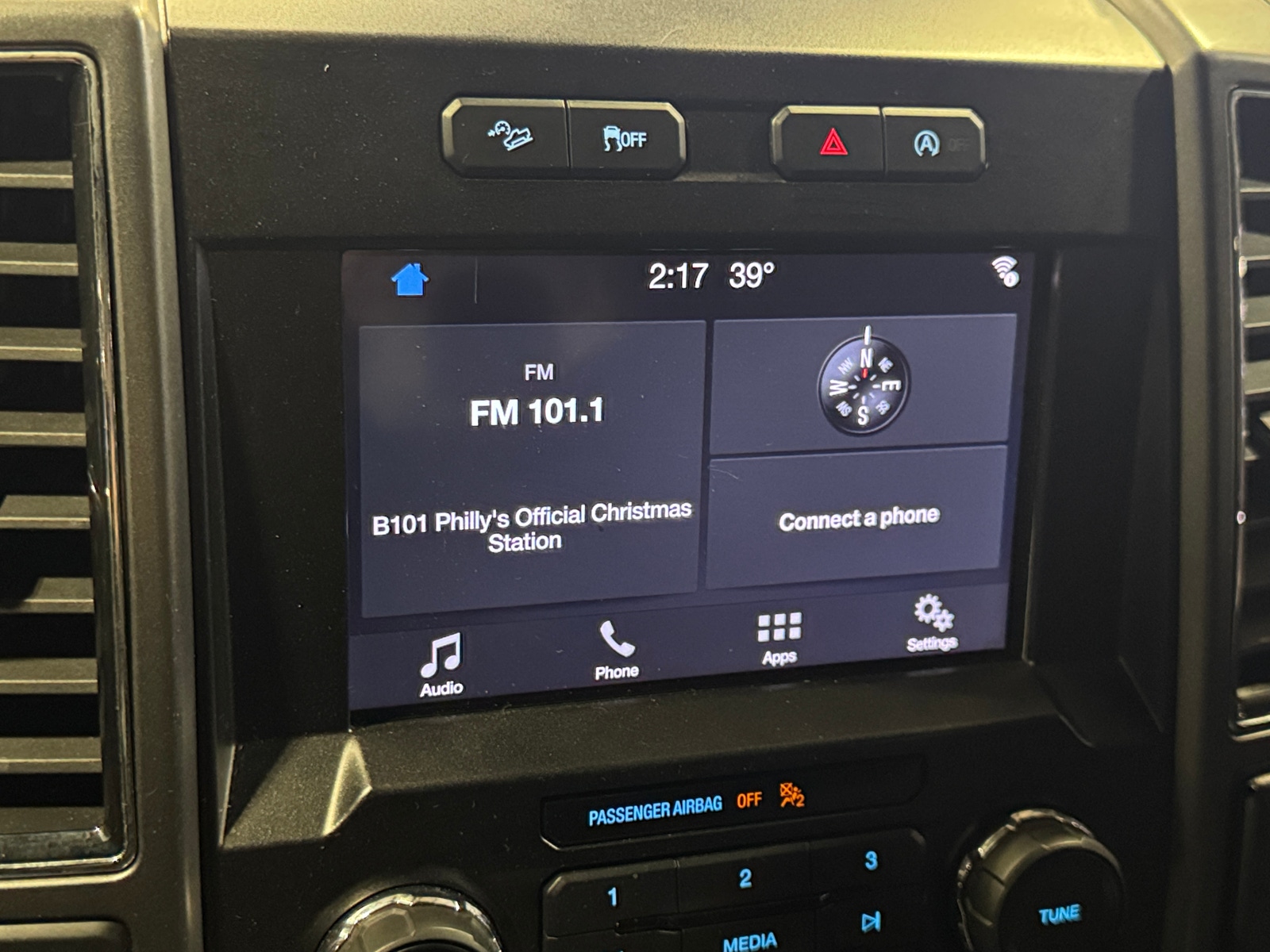 Thumbnail: 2019 Ford Econoline - 4