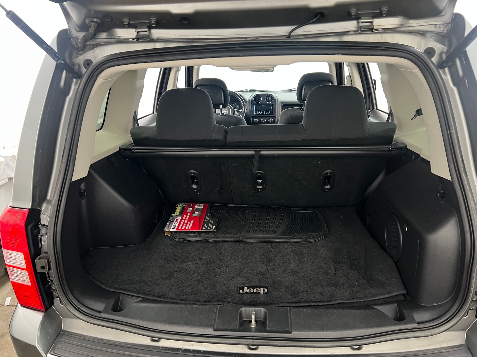 Thumbnail: 2012 Jeep Patriot - 7