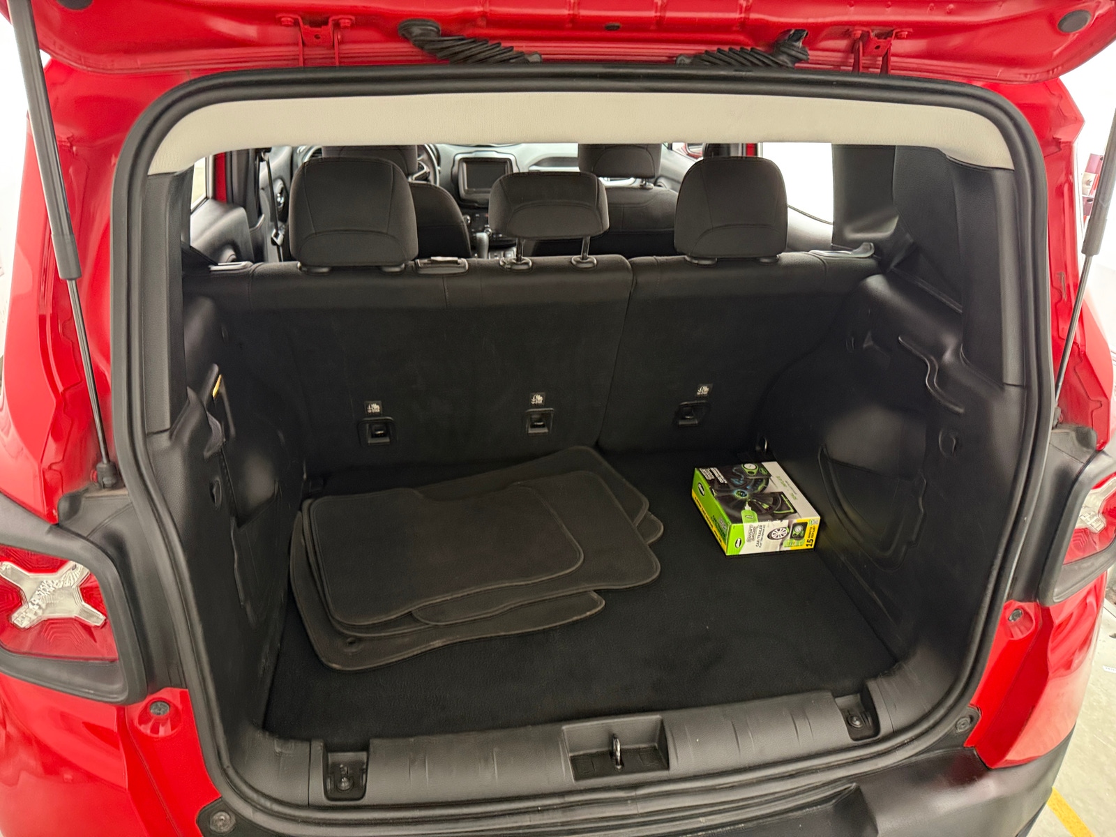 Thumbnail: 2021 Jeep Renegade - 7