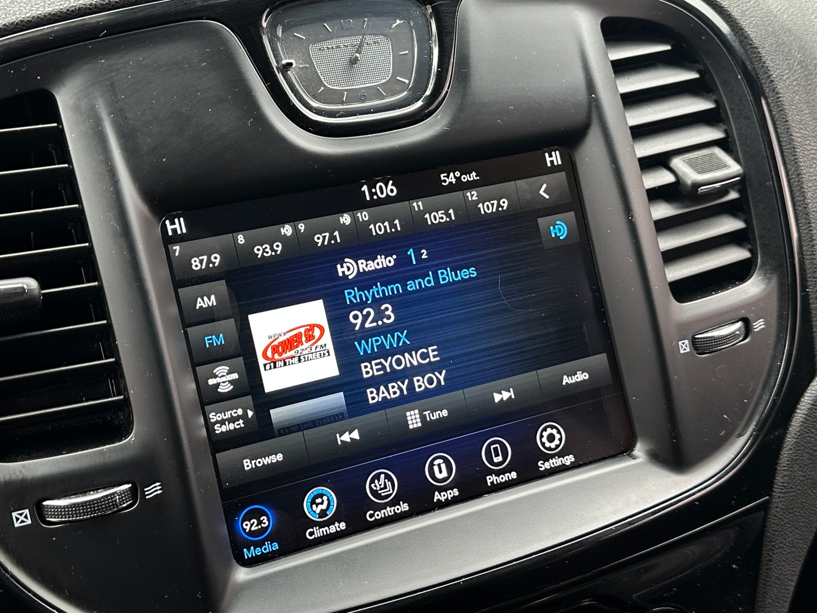 Thumbnail: 2018 Chrysler 300 - 3