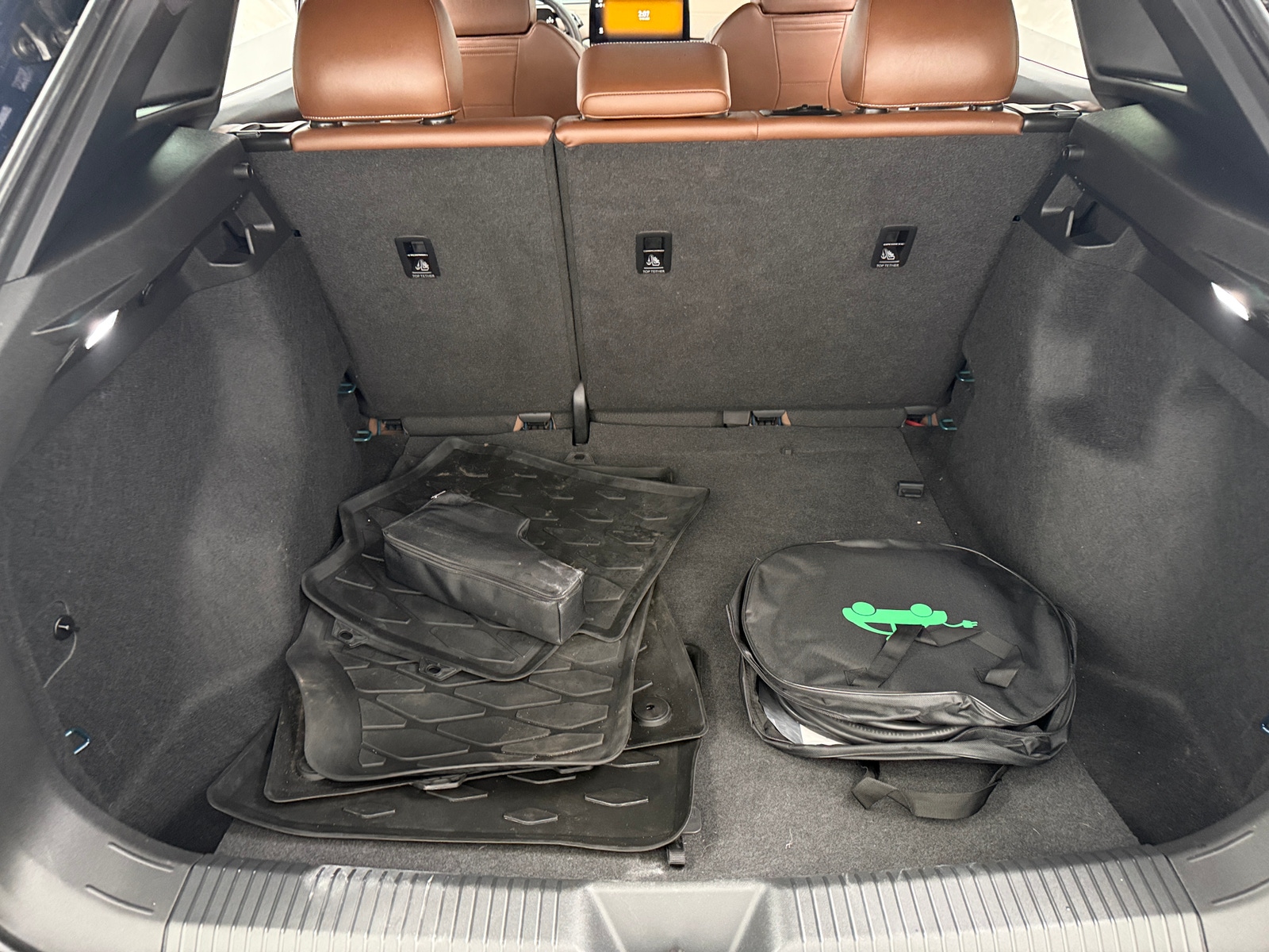 Thumbnail: 2023 Volkswagen ID.4 - 6