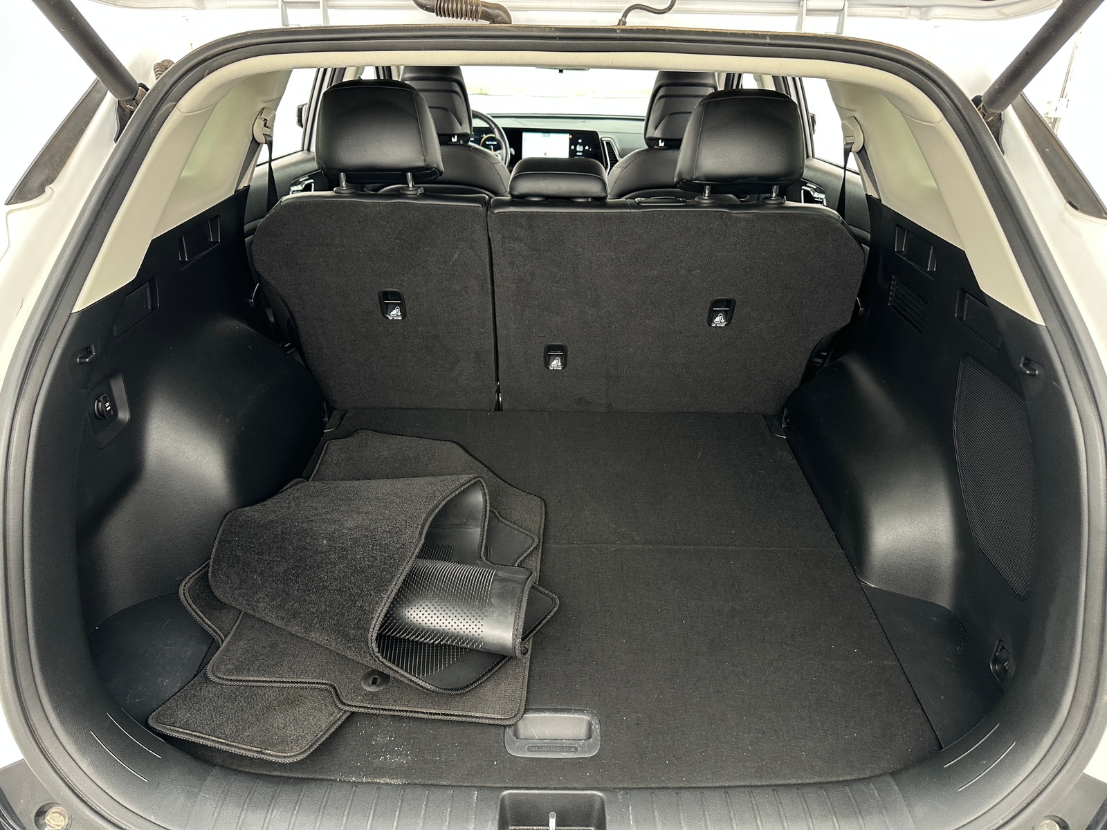 Thumbnail: 2023 Kia Sportage - 6