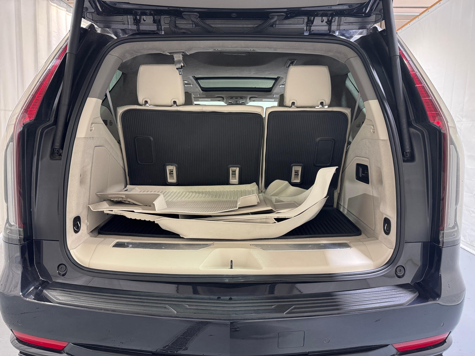 Thumbnail: 2023 Cadillac Escalade - 6