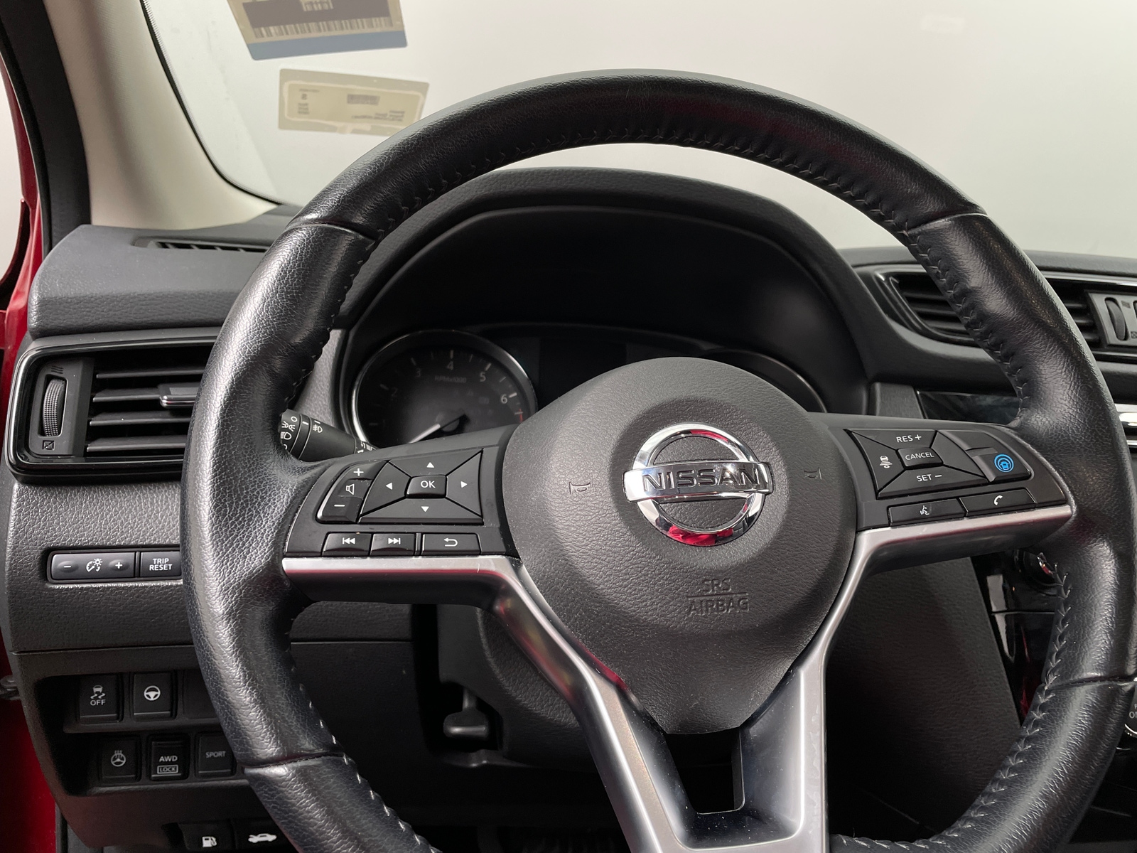 Thumbnail: 2020 Nissan Rogue Sport - 4