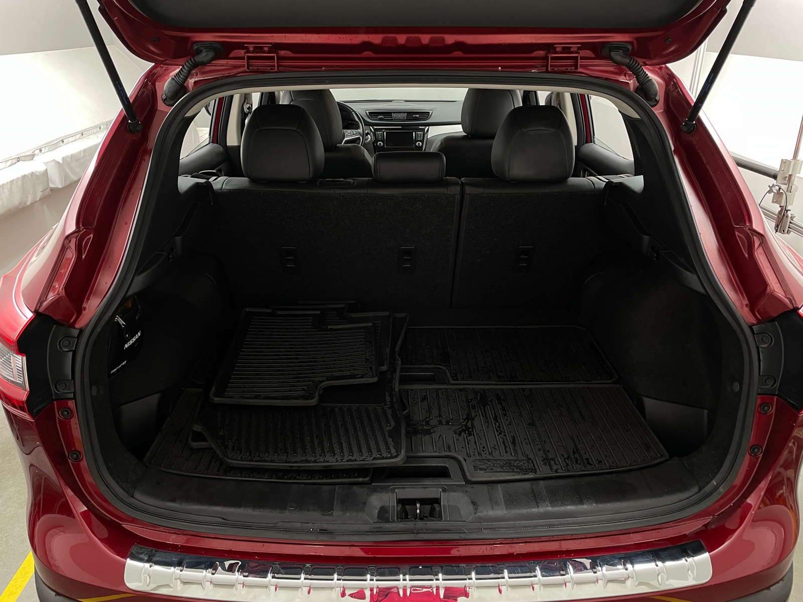 Thumbnail: 2020 Nissan Rogue Sport - 6