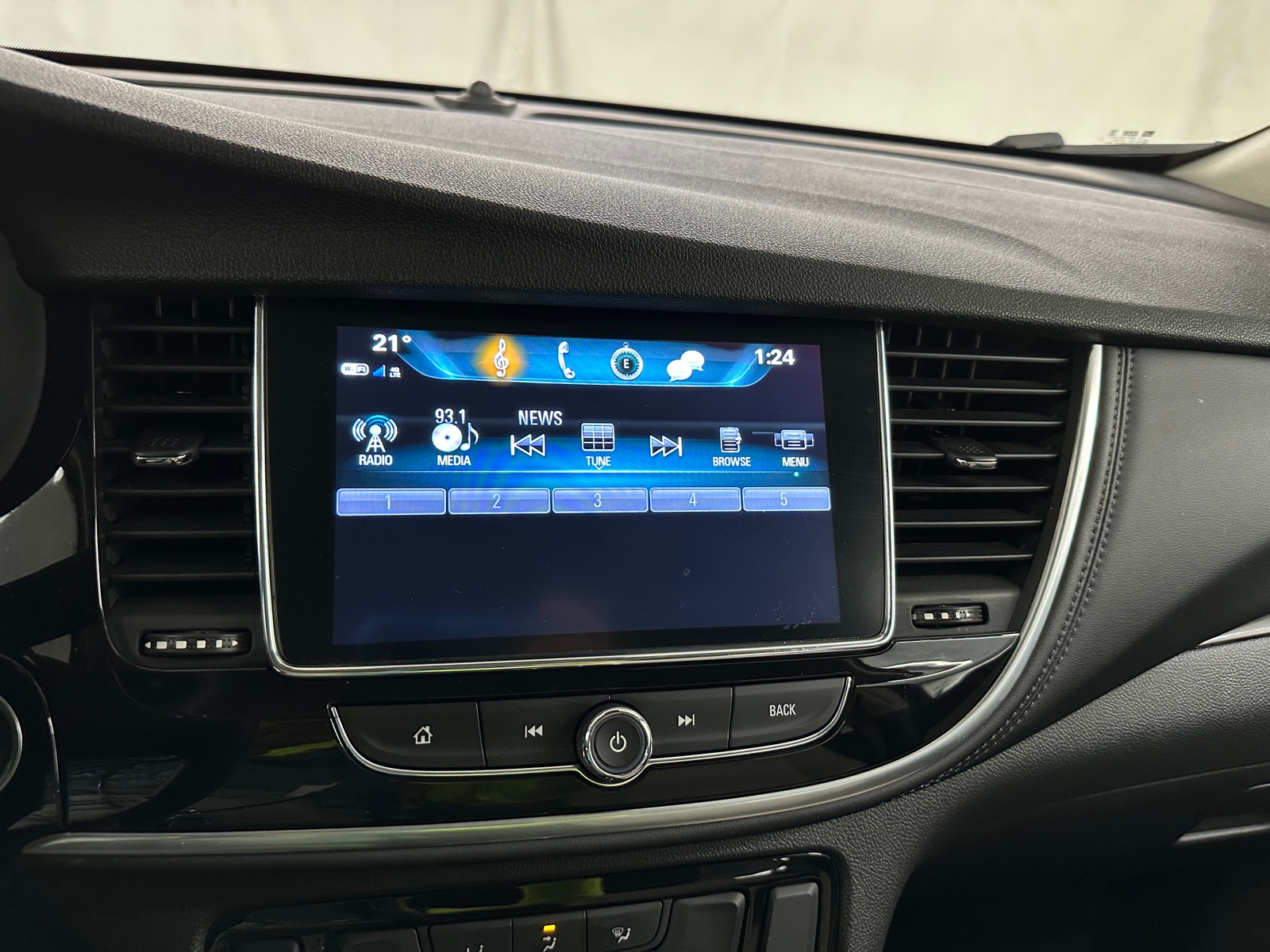 Thumbnail: 2021 Buick Encore - 4