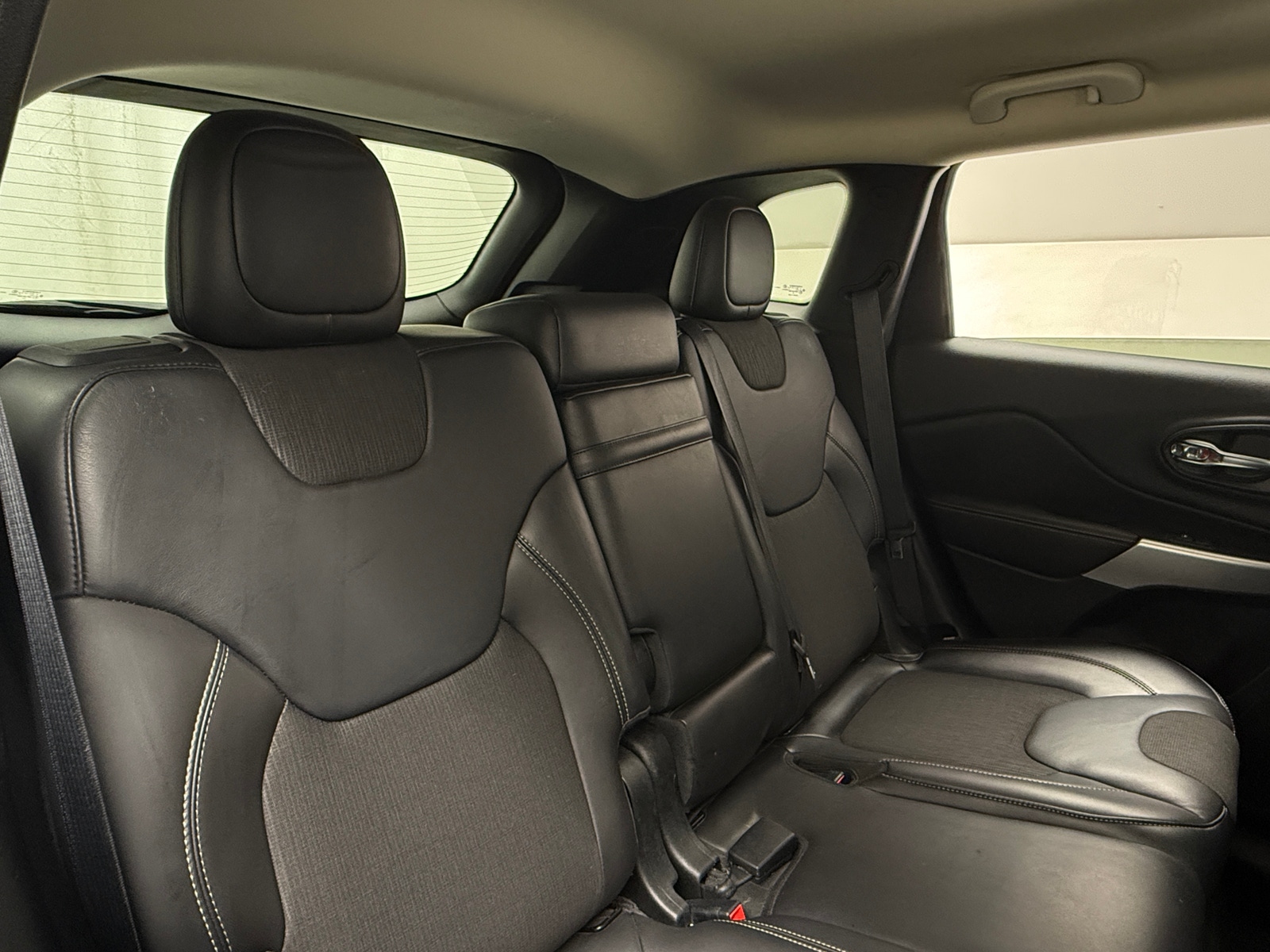 Thumbnail: 2018 Jeep Cherokee - 6