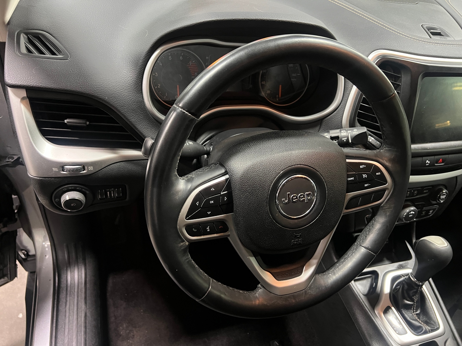 Thumbnail: 2018 Jeep Cherokee - 5