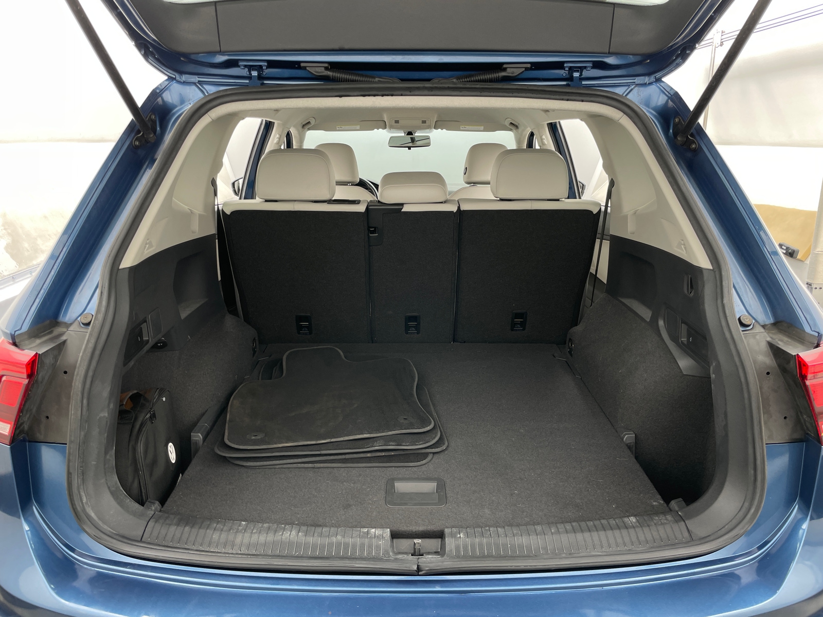 Thumbnail: 2019 Volkswagen Tiguan - 7