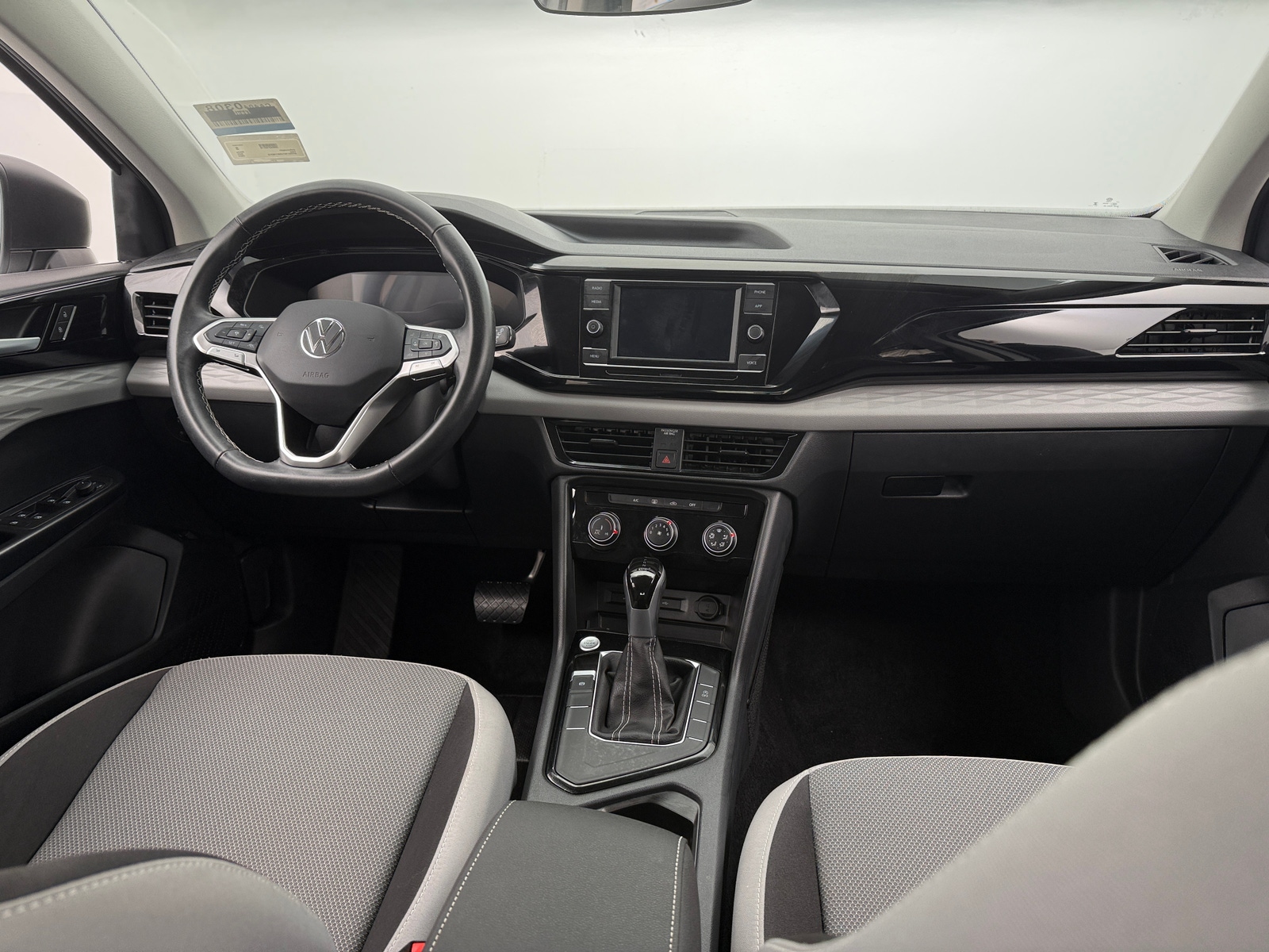 Thumbnail: 2024 Volkswagen Taos - 3