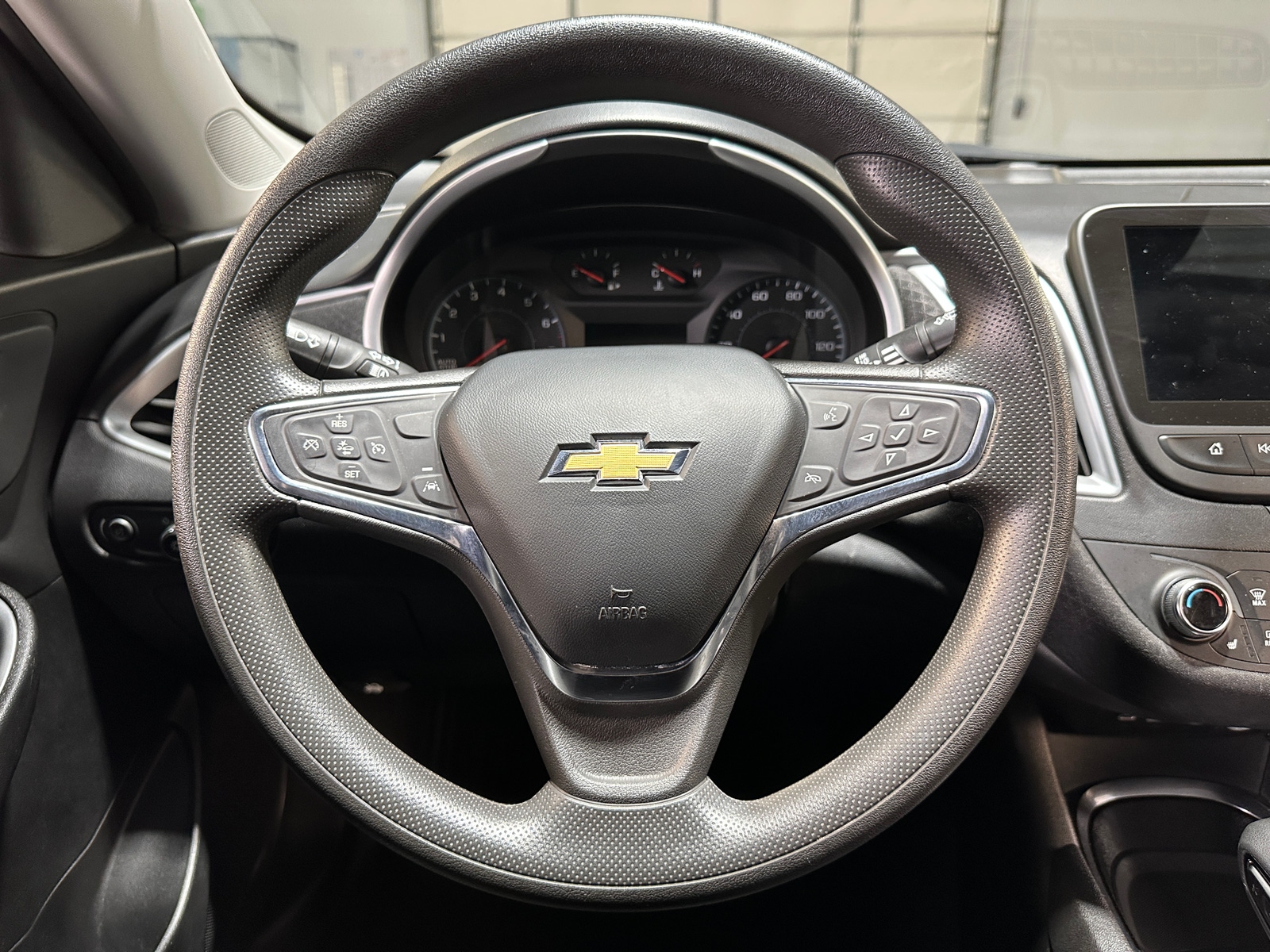 Thumbnail: 2023 Chevrolet Malibu - 5