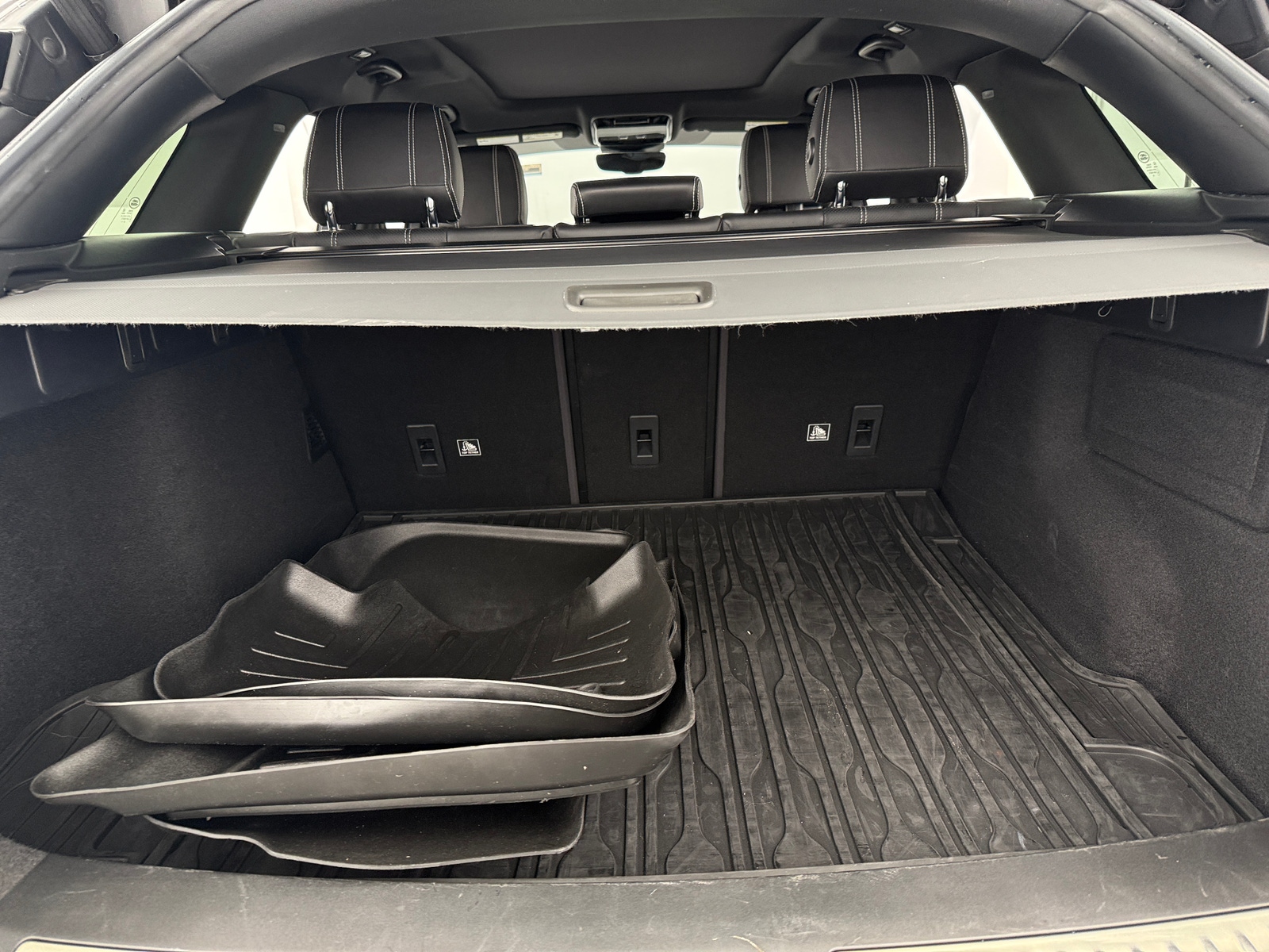 Thumbnail: 2019 Land Rover Range Rover Velar - 6