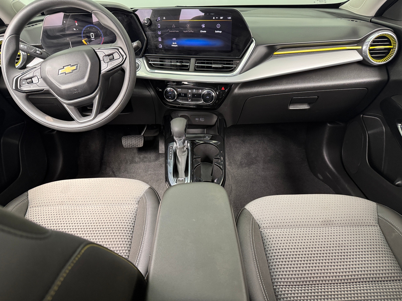 Thumbnail: 2024 Chevrolet Trax - 3