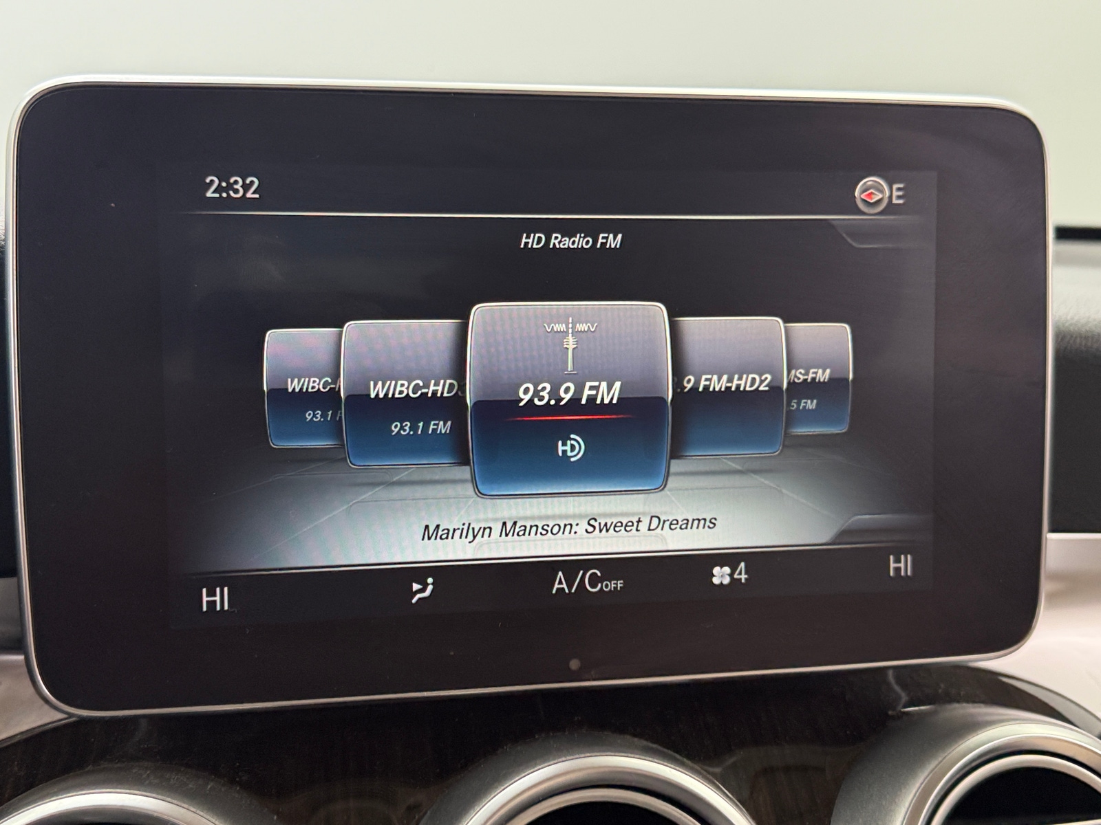 Thumbnail: 2018 Mercedes-Benz GLC - 3