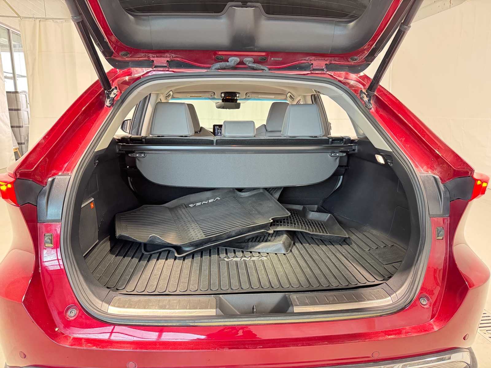 Thumbnail: 2021 Toyota Venza - 7