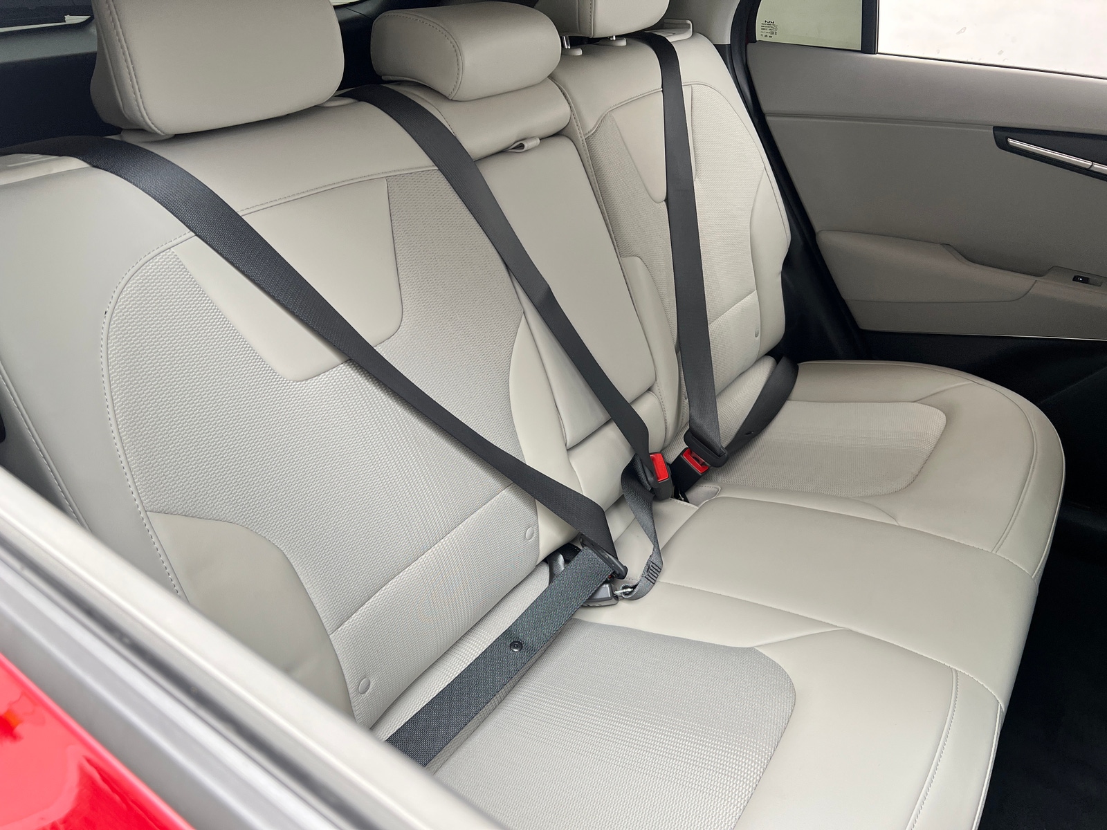 Thumbnail: 2023 Kia Niro - 5