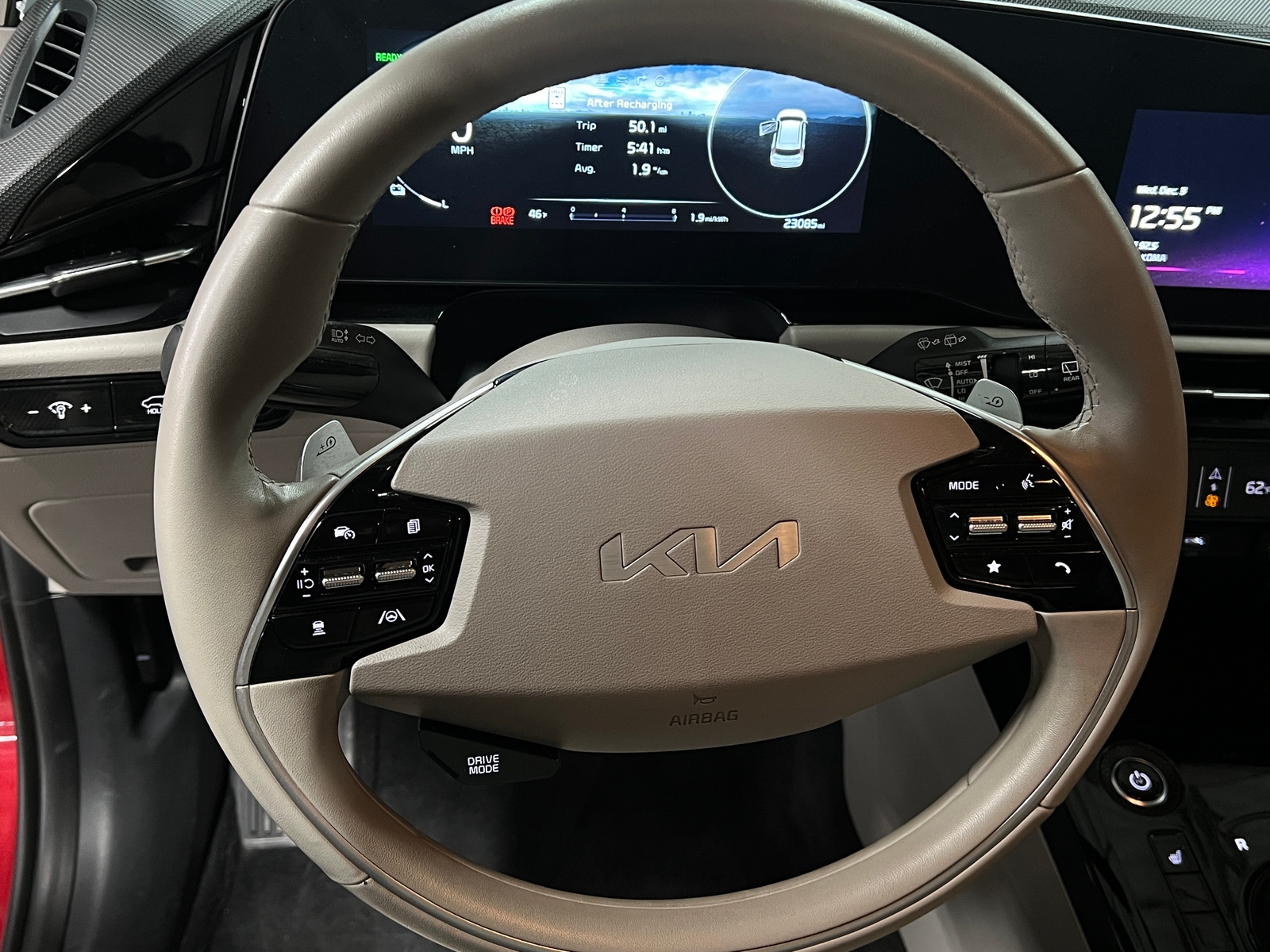 Thumbnail: 2023 Kia Niro - 4