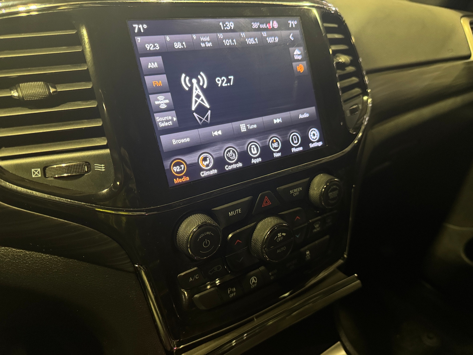 Thumbnail: 2021 Jeep Grand Cherokee - 4