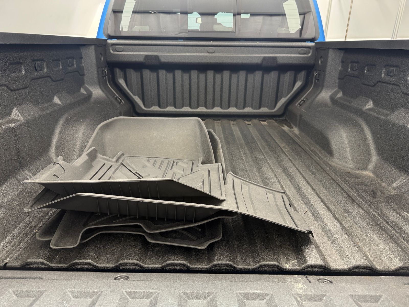 Thumbnail: 2024 Chevrolet Colorado - 6