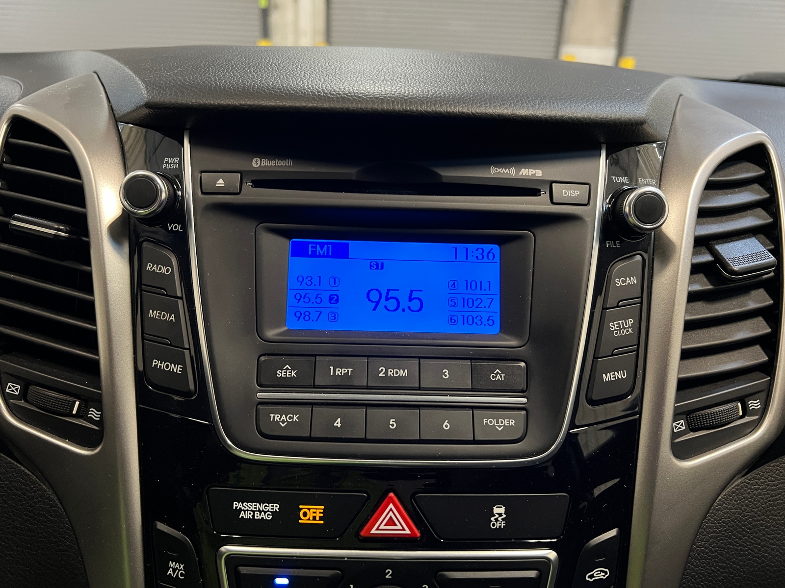 Thumbnail: 2013 Hyundai Elantra - 4