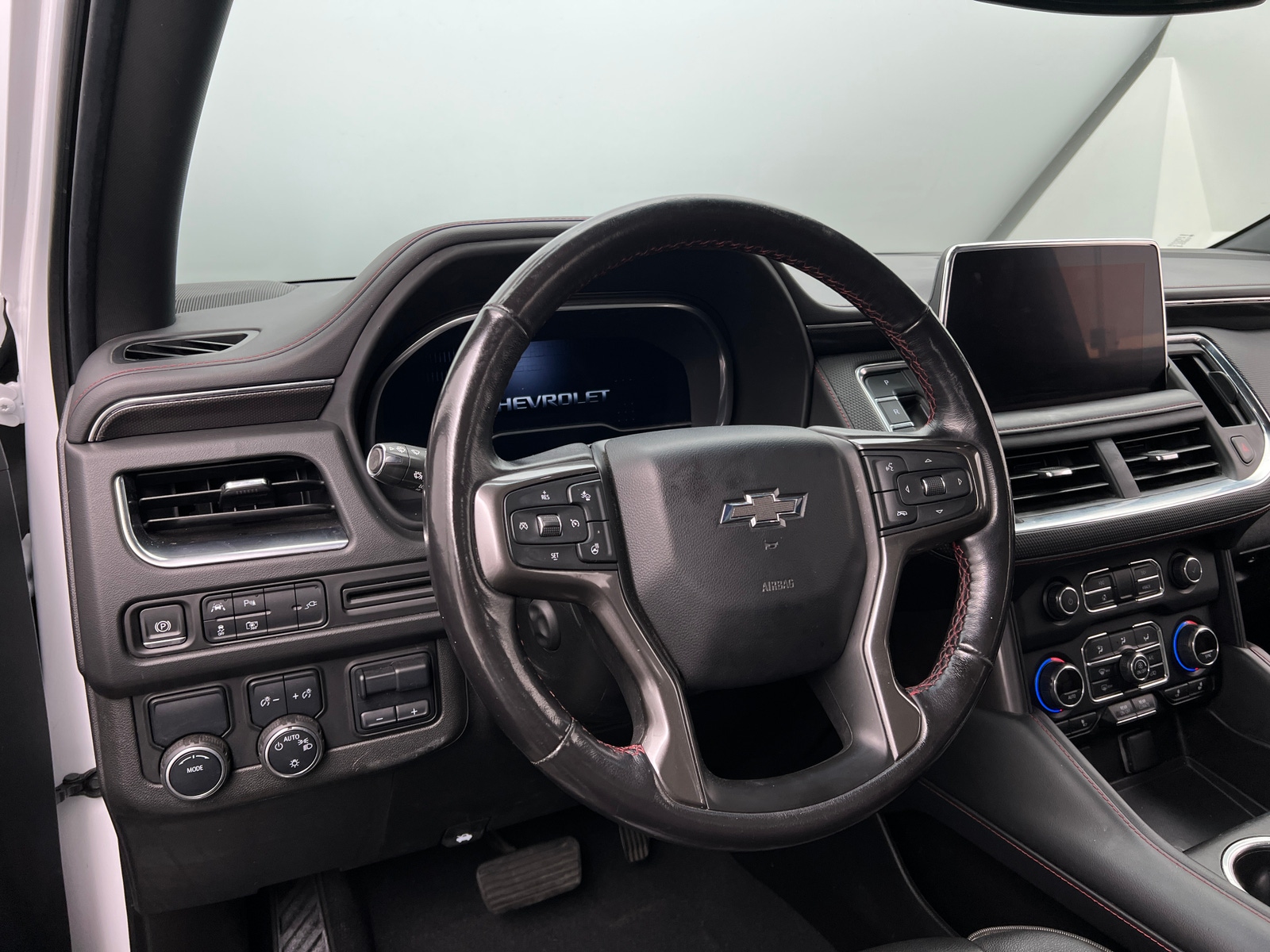 Thumbnail: 2022 Chevrolet Suburban - 4