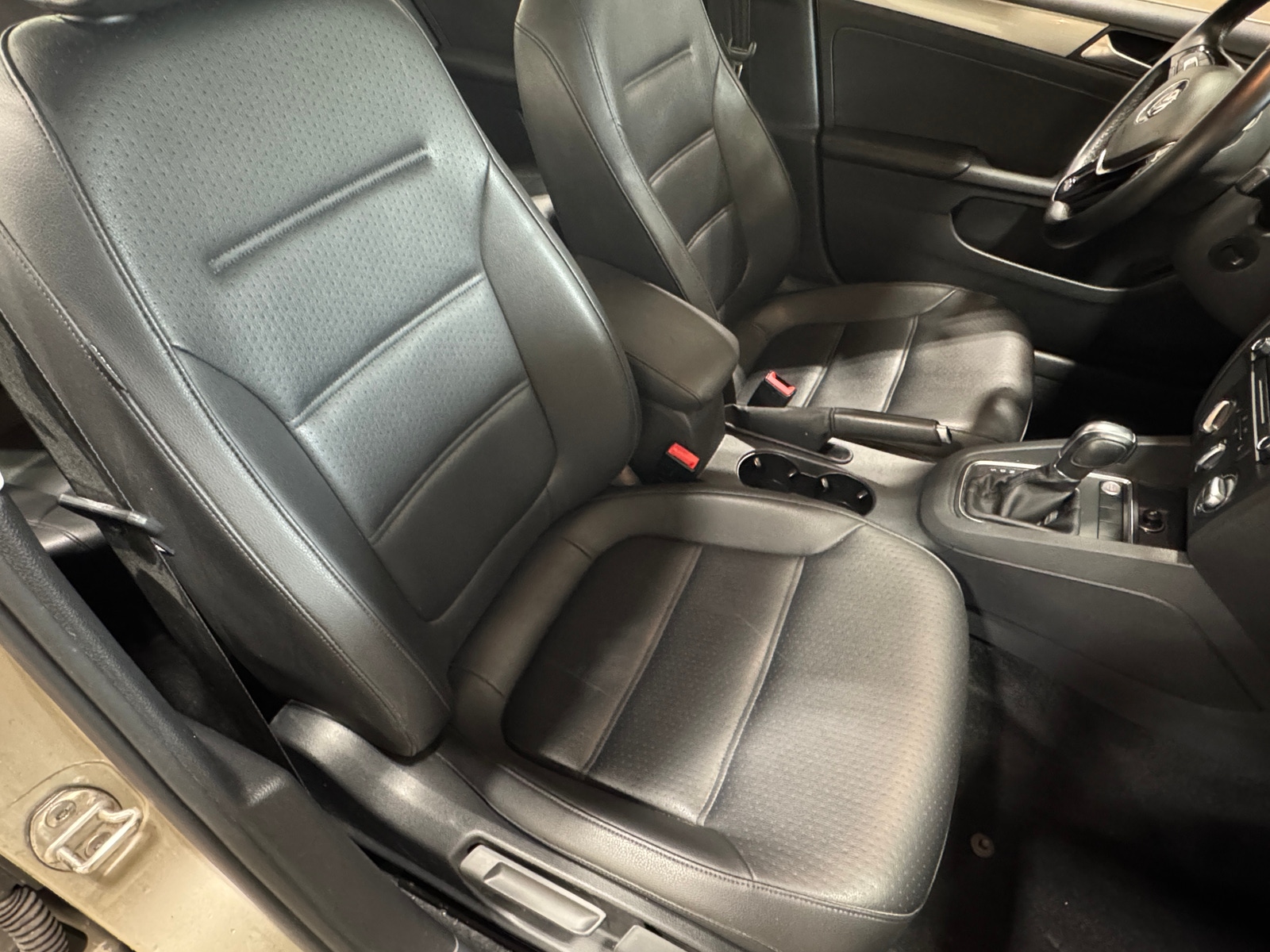 Thumbnail: 2015 Volkswagen Jetta - 2