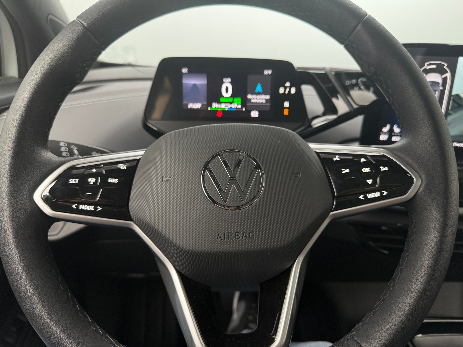 Thumbnail: 2023 Volkswagen ID.4 - 4