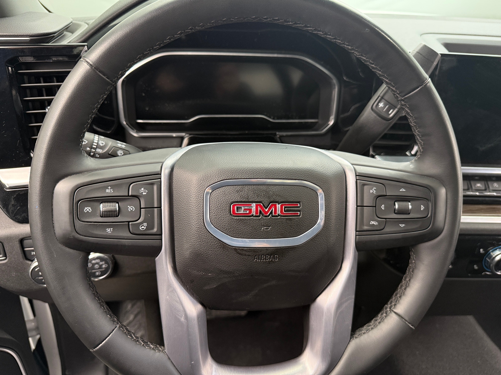 Thumbnail: 2024 GMC Sierra 1500 - 5