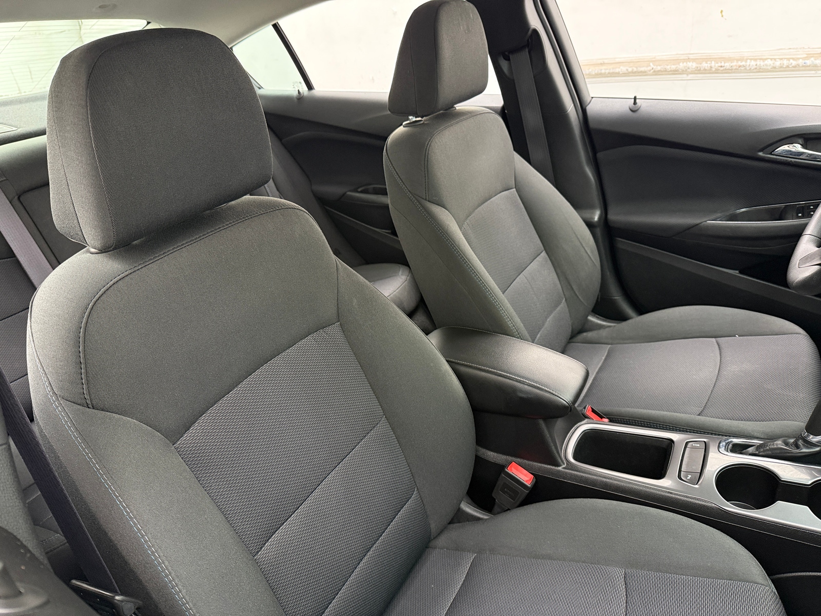 Thumbnail: 2017 Chevrolet Cruze - 2