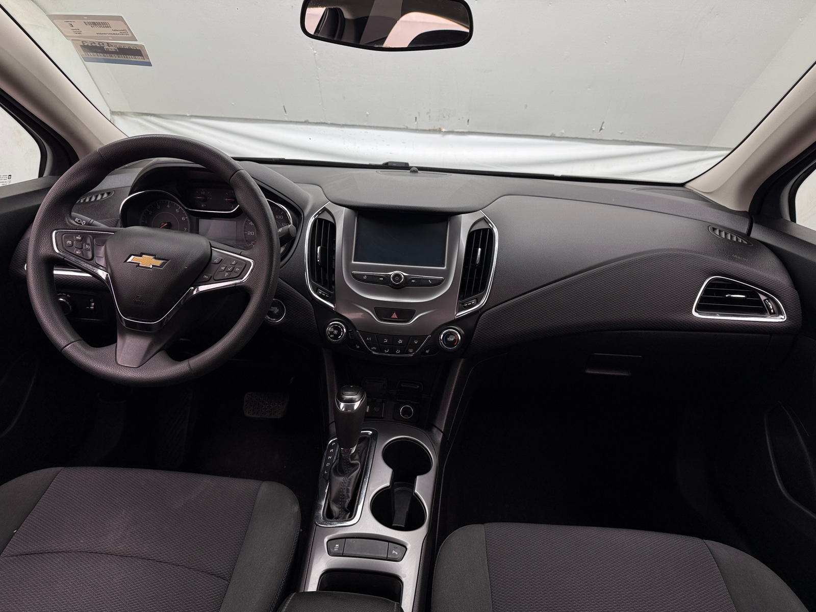 Thumbnail: 2017 Chevrolet Cruze - 3