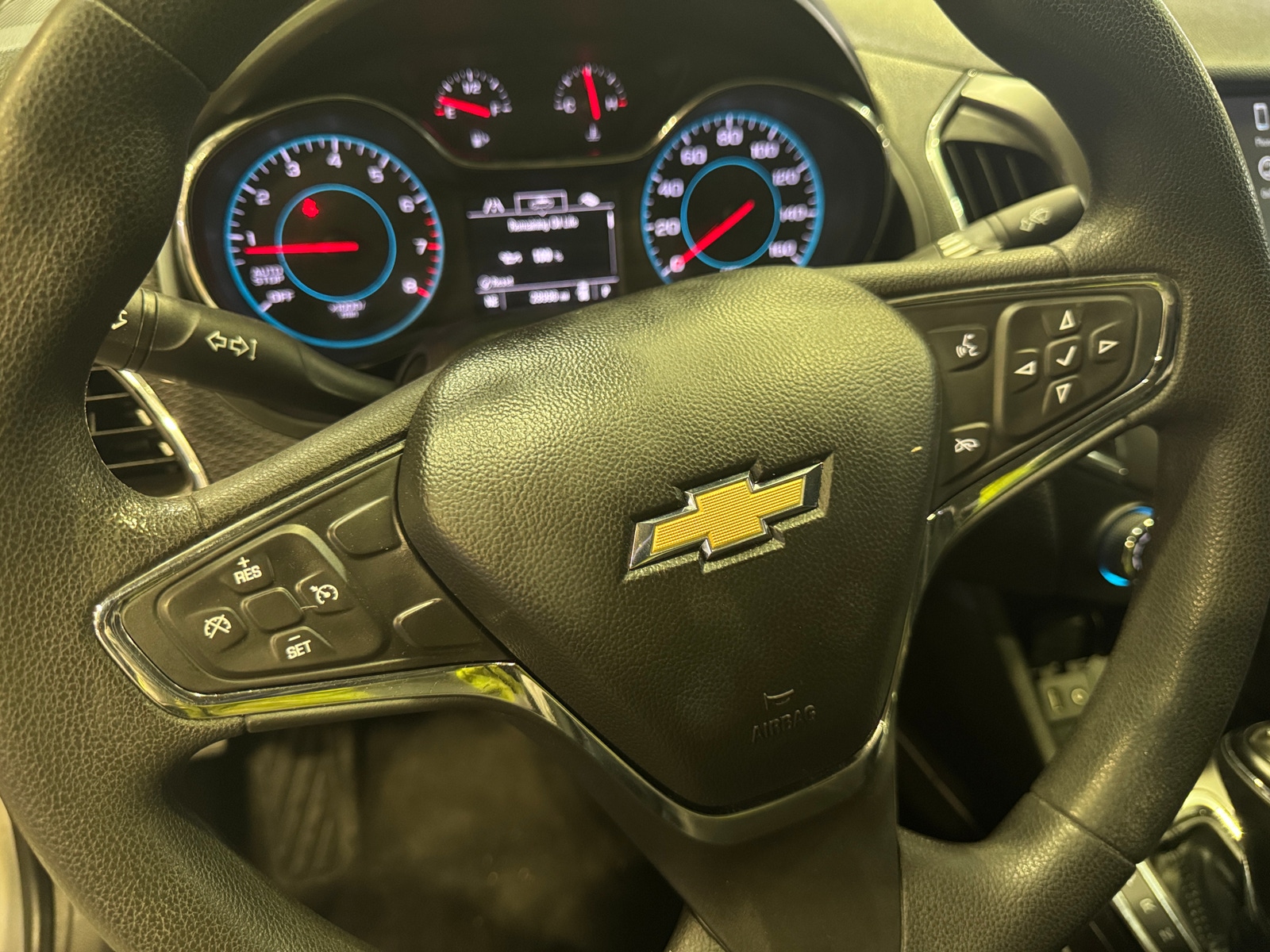 Thumbnail: 2017 Chevrolet Cruze - 5