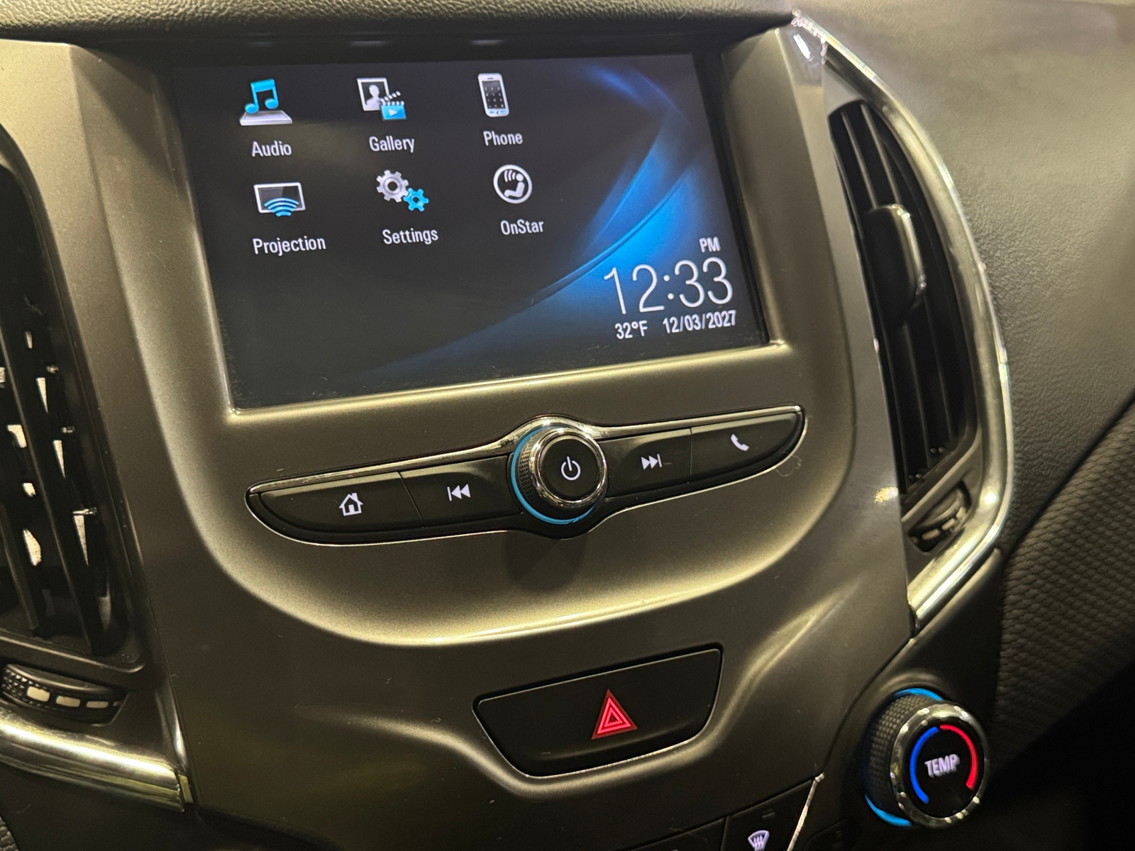 Thumbnail: 2017 Chevrolet Cruze - 4