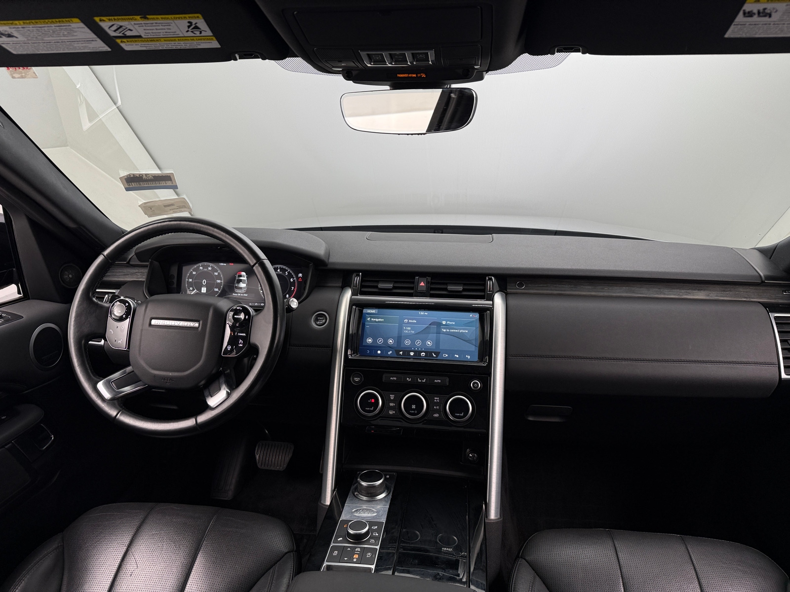 Thumbnail: 2020 Land Rover Discovery - 2