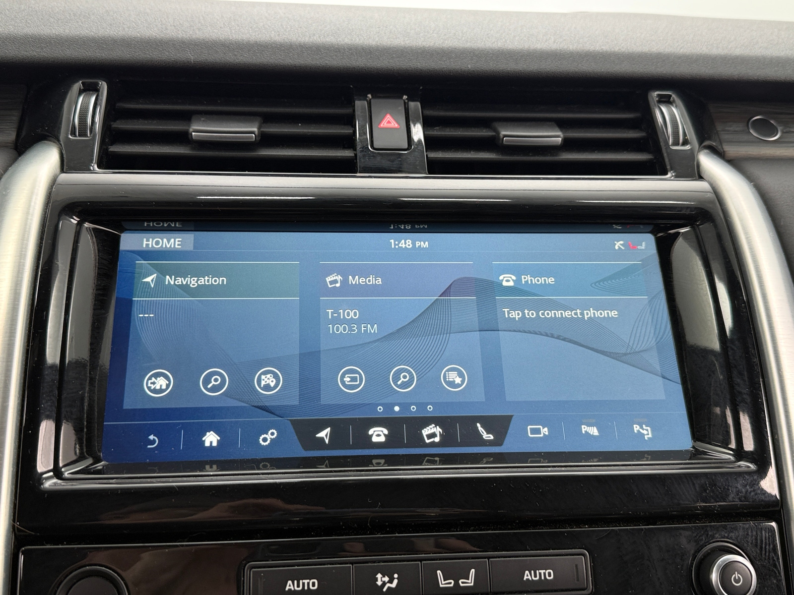 Thumbnail: 2020 Land Rover Discovery - 3