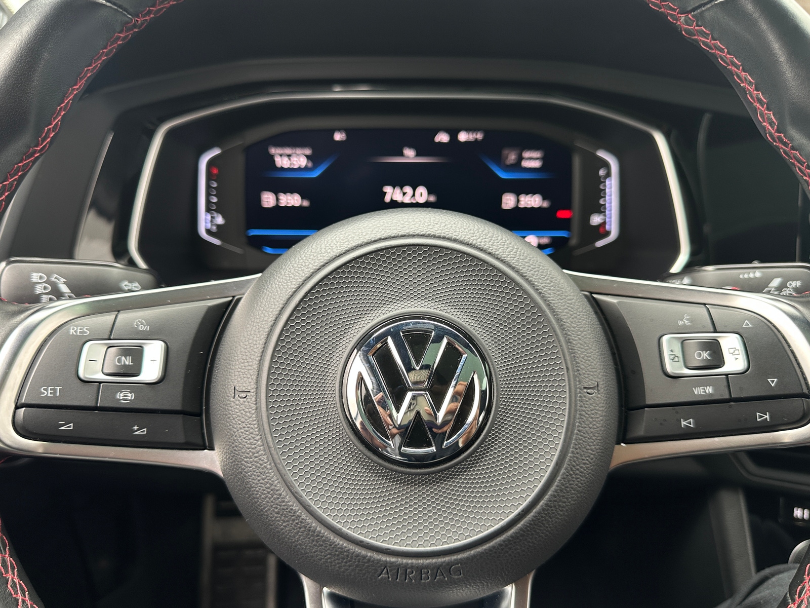 Thumbnail: 2019 Volkswagen Jetta - 4