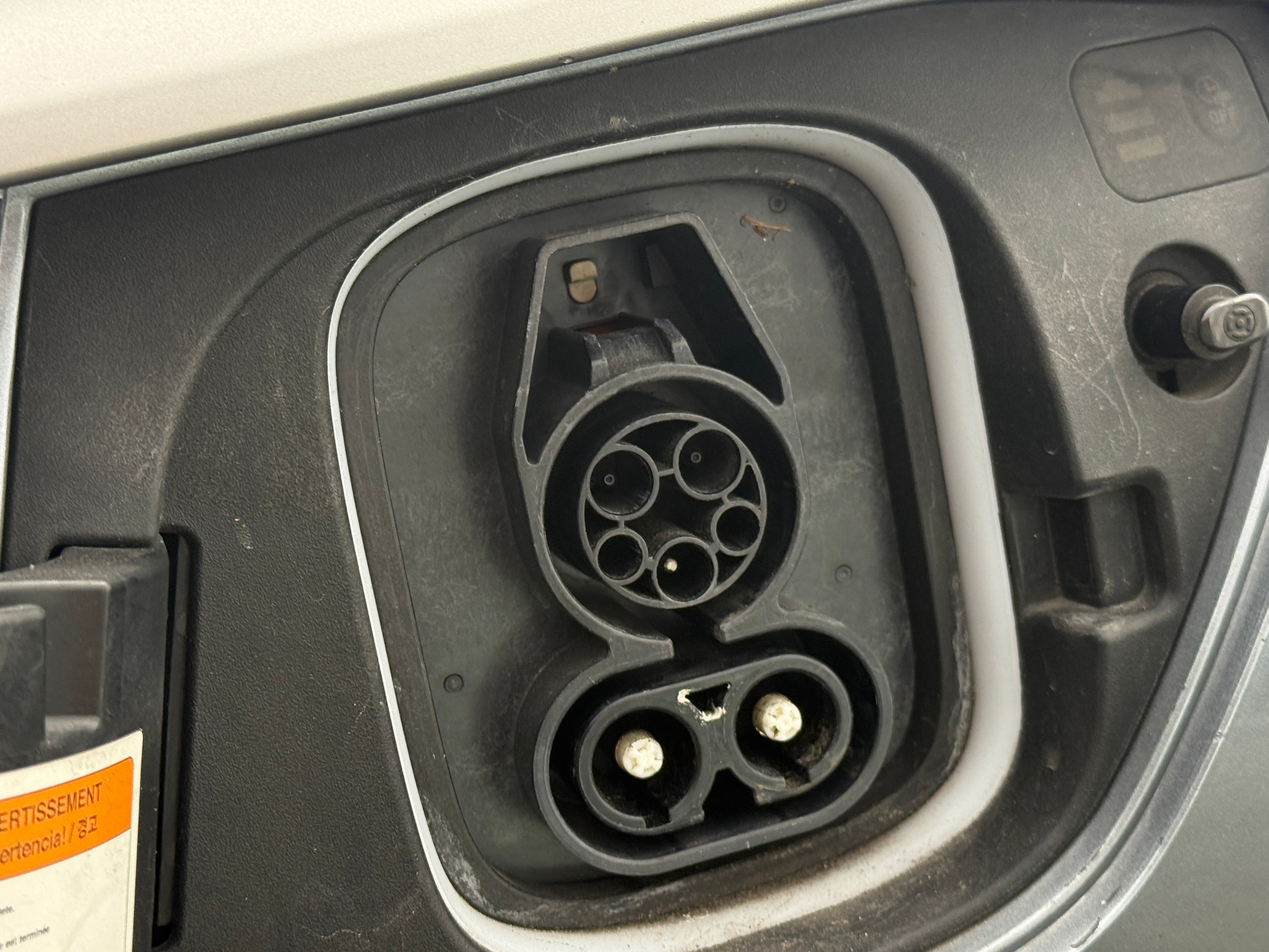 Used 2021 Hyundai Kona EV Limited with VIN KM8K33AG7MU115640 for sale in Oak Creek, WI