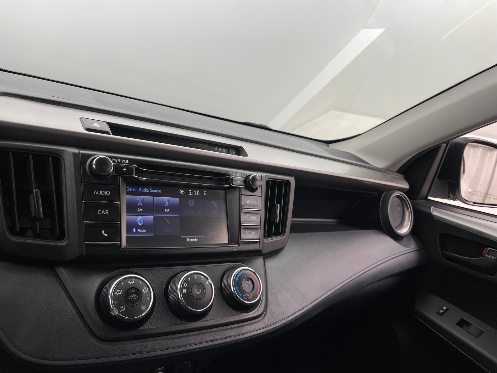 Thumbnail: 2017 Toyota RAV4 - 4