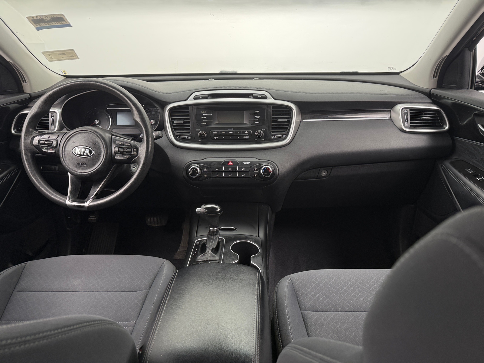 Thumbnail: 2017 Kia Sorento - 3