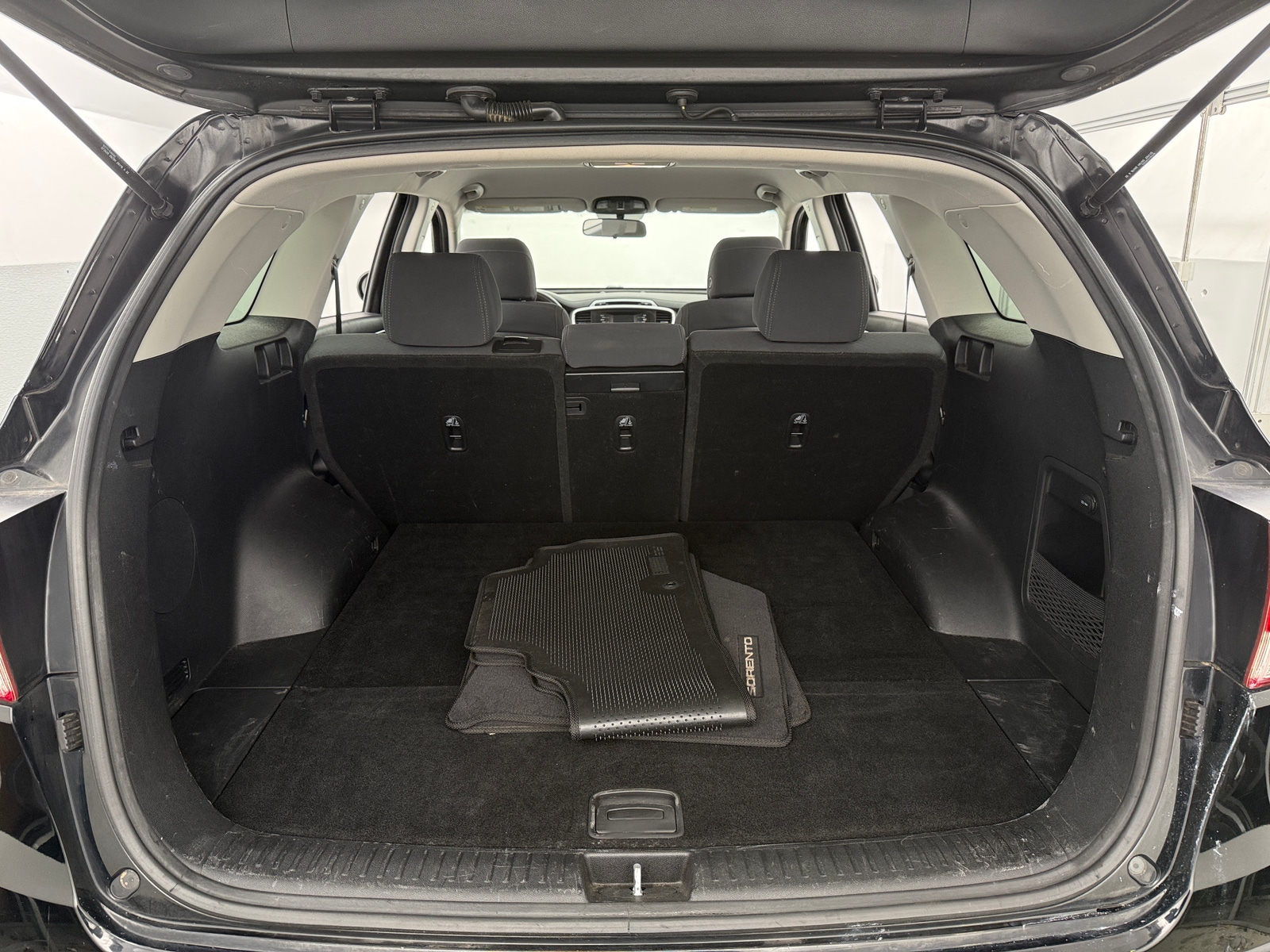 Thumbnail: 2017 Kia Sorento - 7