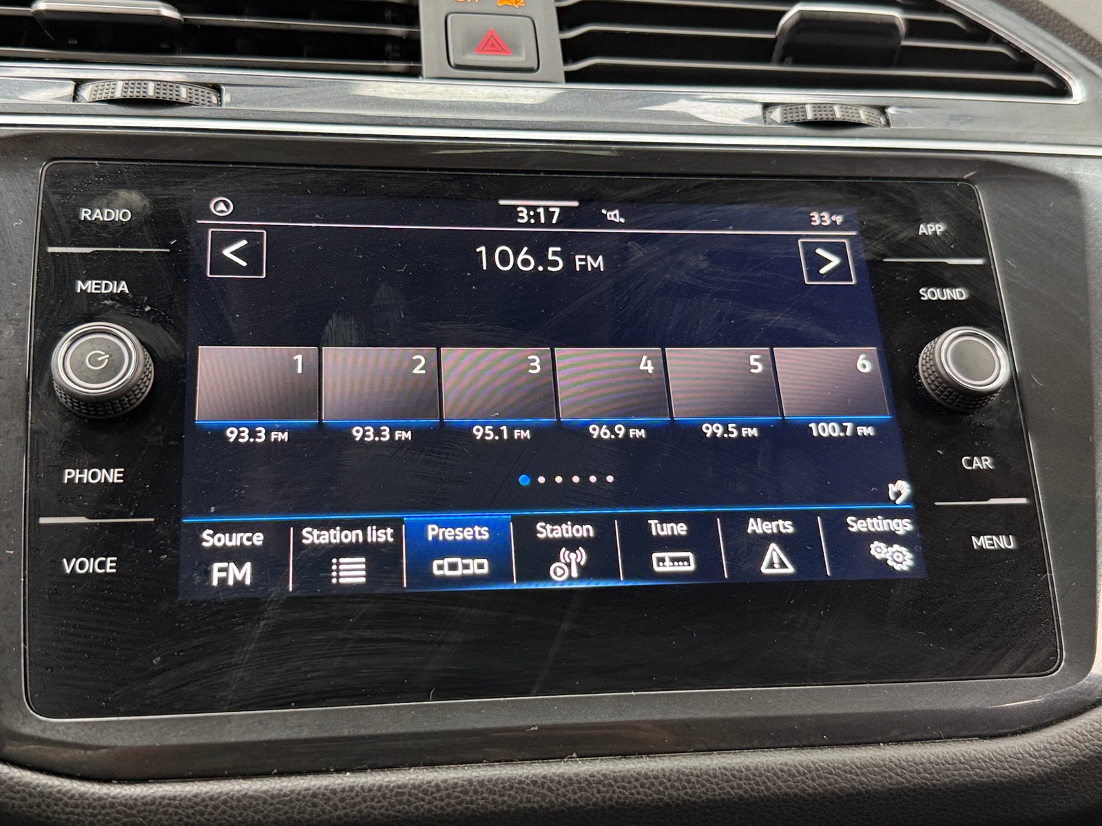 Thumbnail: 2021 Volkswagen Tiguan - 4