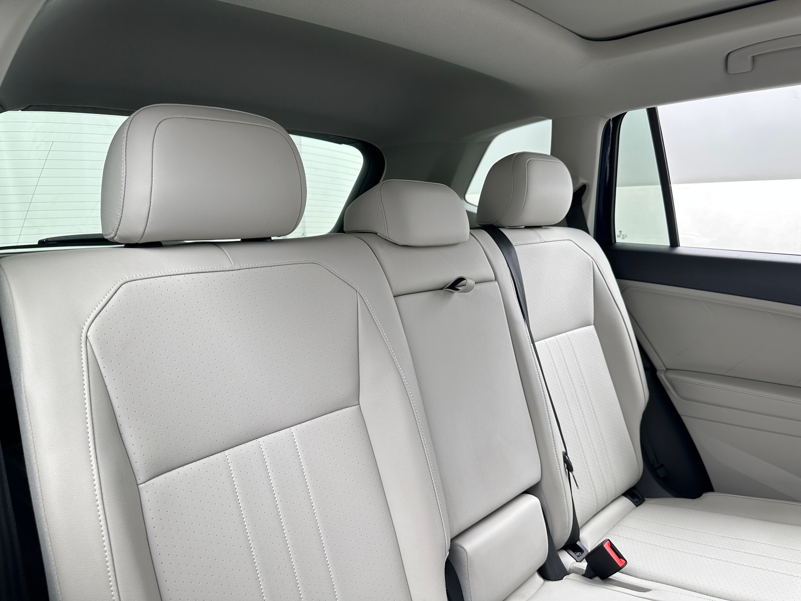 Thumbnail: 2022 Volkswagen Tiguan - 5